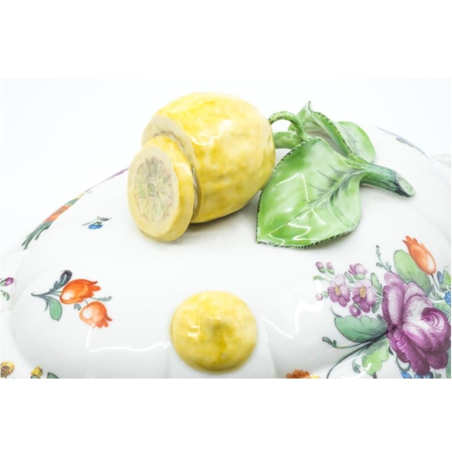Porzellanterrine aus Nymphenburger Porzellan mit Zitrone im Zustand „Gut“ im Angebot in Lantau, HK
