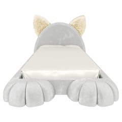 Nyra Cat Kids Bed in Light Grey Velvet – Luxury Children’s Furniture by MAGILORE