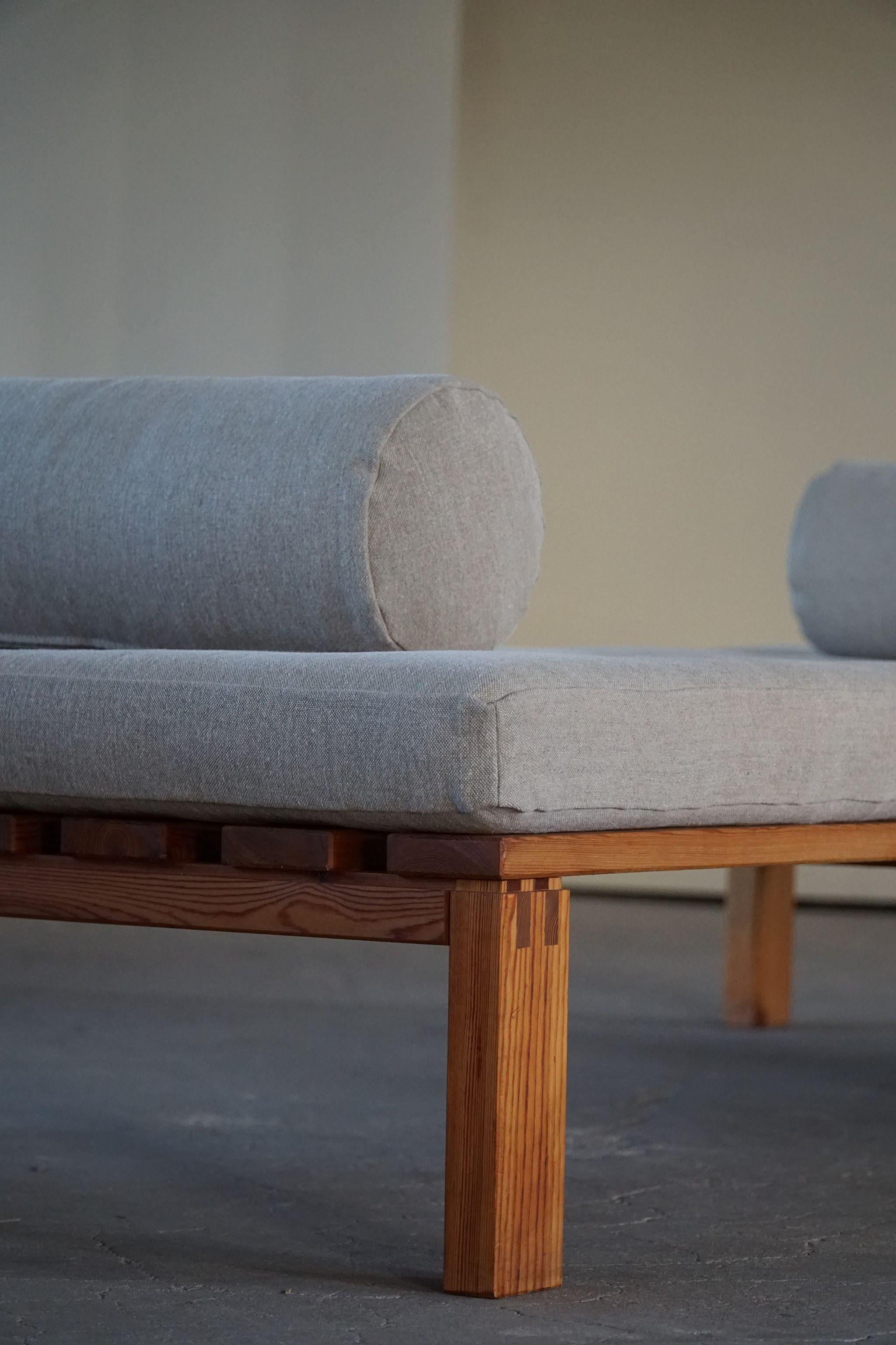 20th Century Nyt I Bo Daybed, Made in Pine, Reupholstered, Danish Mid-Century Modern, 1970s