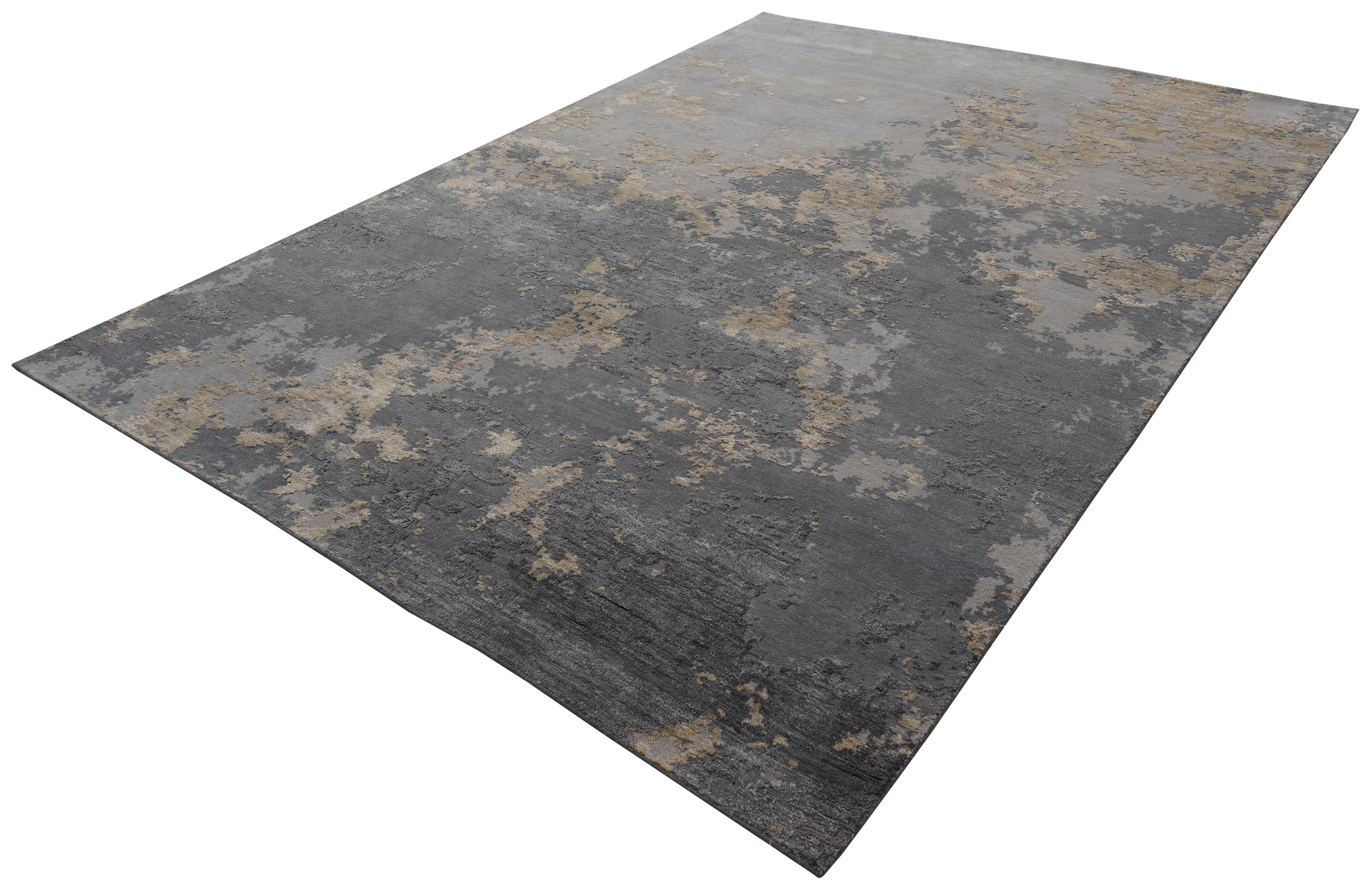 Annodato a mano Nyxia Hand Knotted Modern Silk Rug in Beige Blue and Grey Peach Colours by Hands in vendita