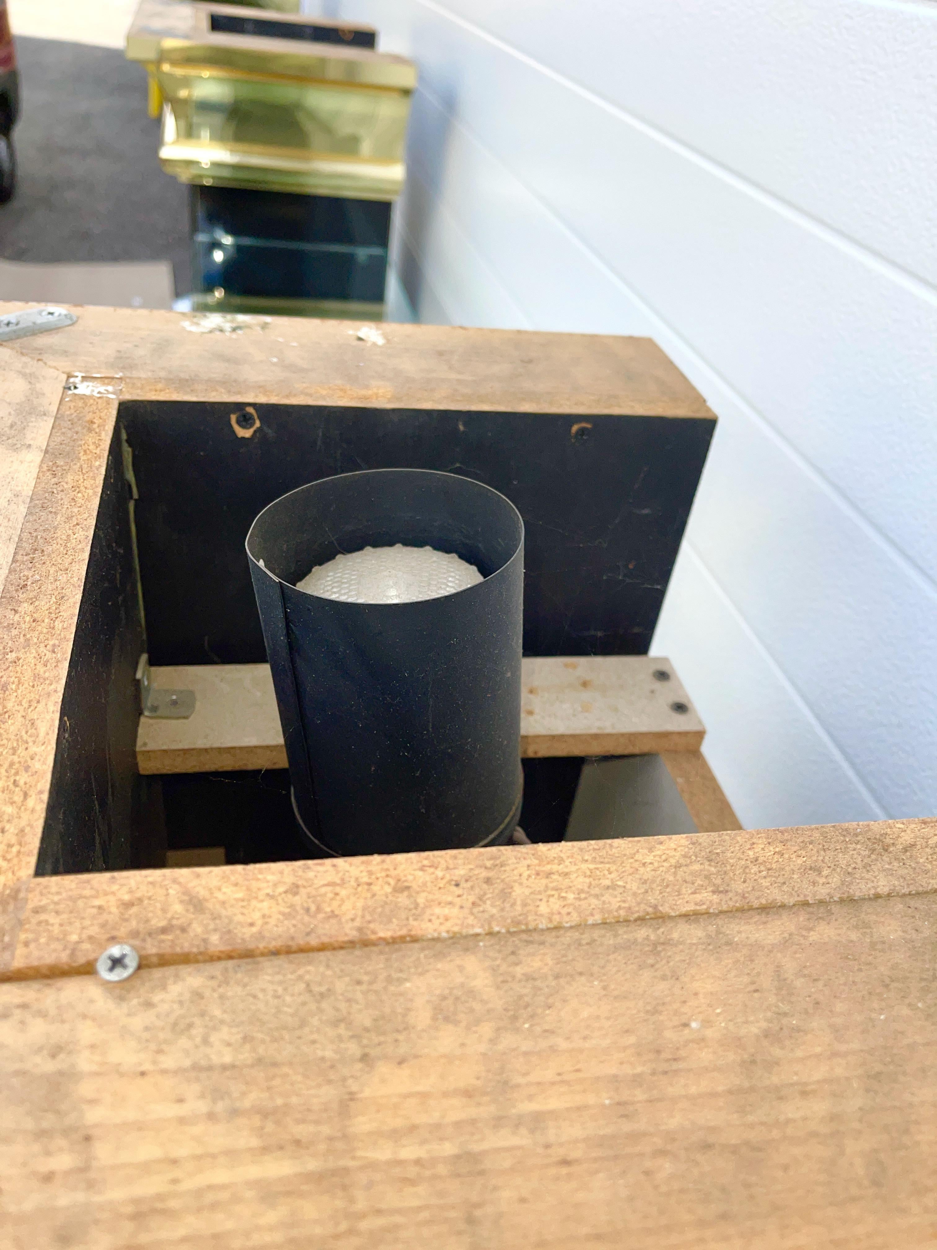 O. B. Solie für Ello Dreisäulen-Regalschrank aus Glas und Spiegeln im Angebot 2