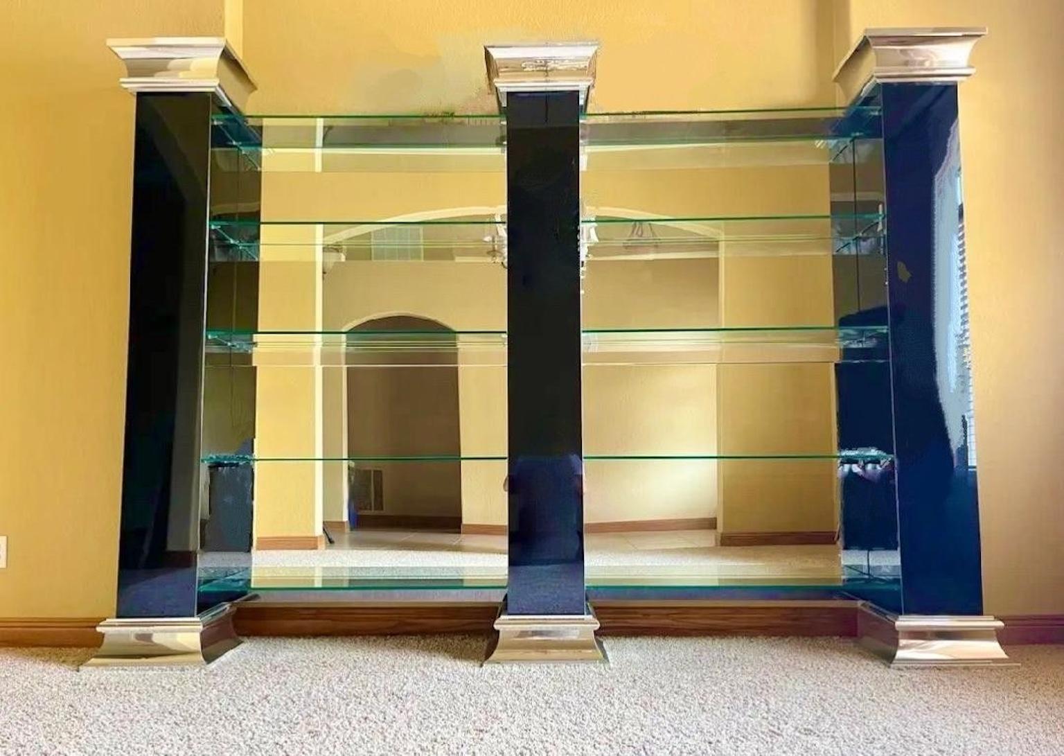 O. B. Solie für Ello Dreisäulen-Regalschrank aus Glas und Spiegeln im Angebot 10