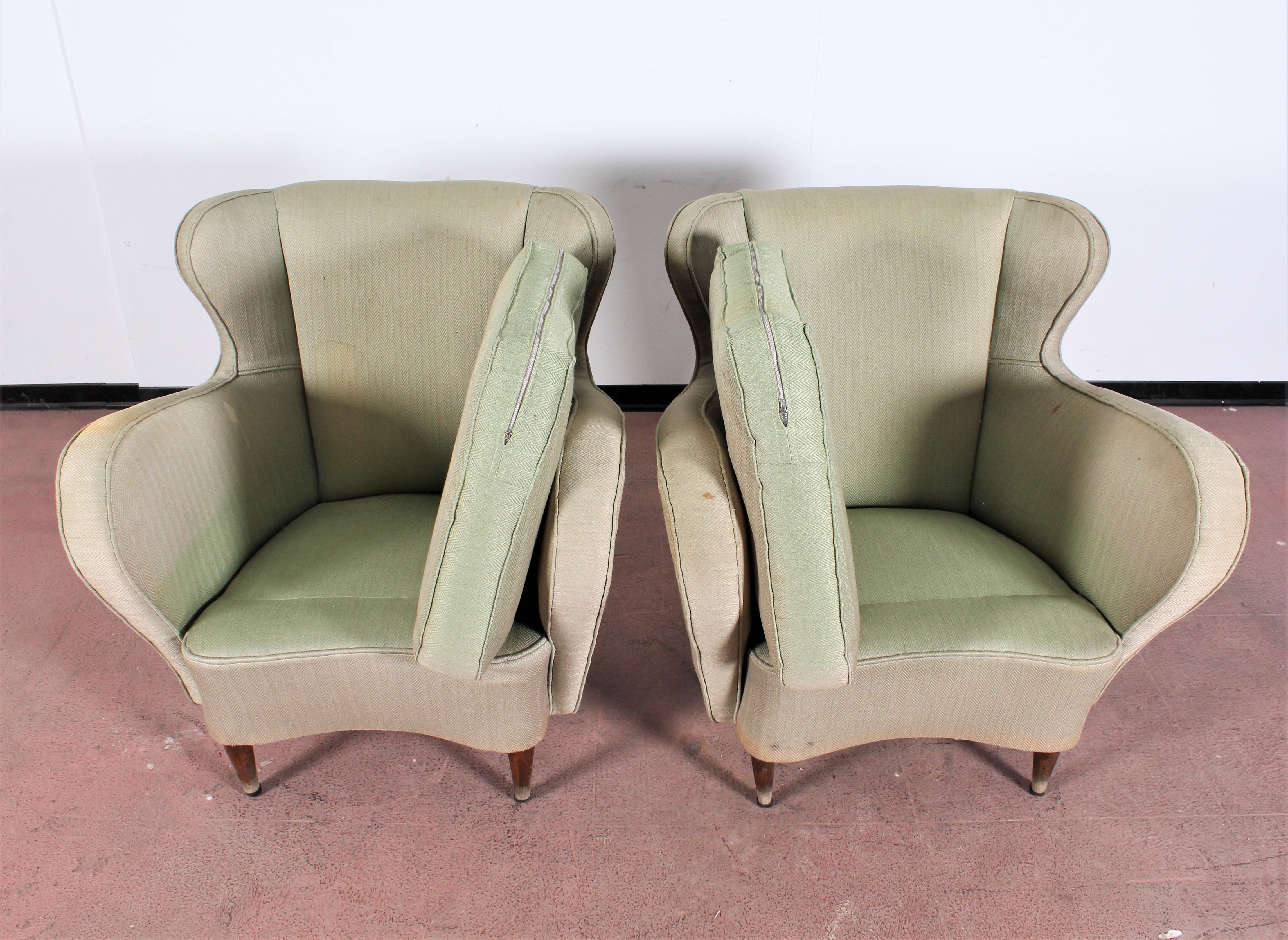 O. Borsani Midcentury Wood and Light Green Fabric Pair of Armchairs, Italy 1950s 9