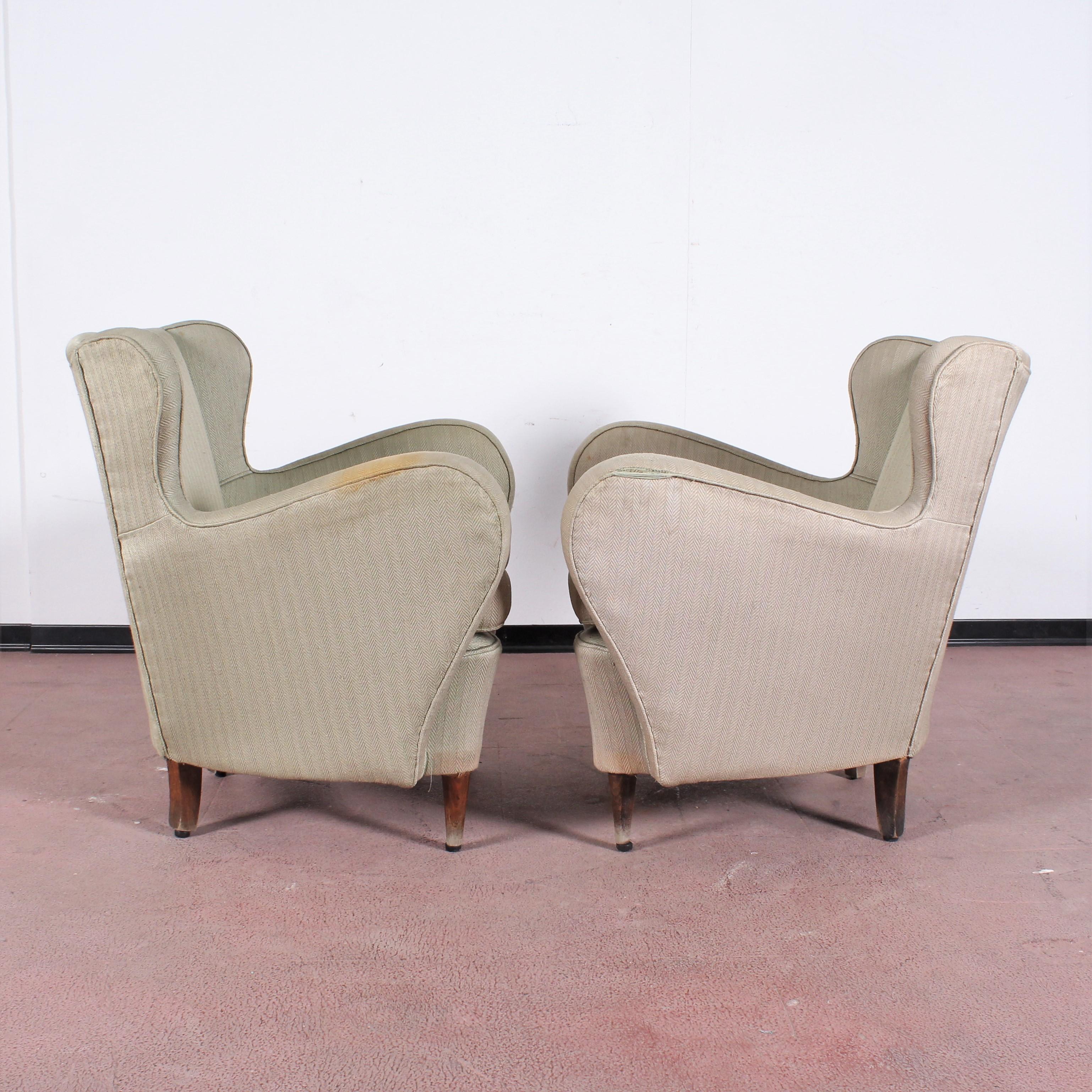 O. Borsani Midcentury Wood and Light Green Fabric Pair of Armchairs, Italy 1950s In Good Condition In Palermo, IT