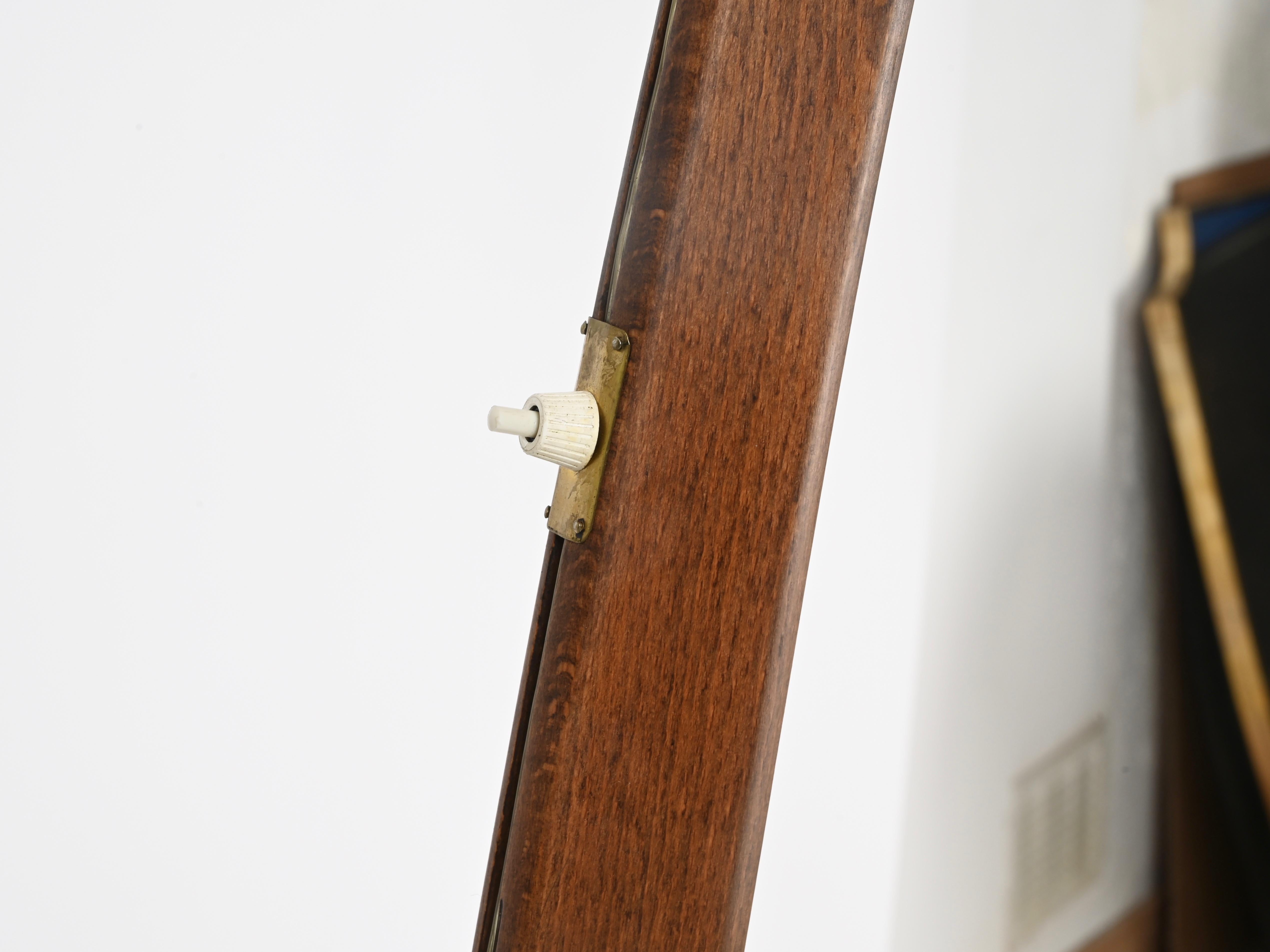 O. Borsani Lampada da terra scultorea con tavolo in noce e ottone, Cocoon, Italia 1950 4