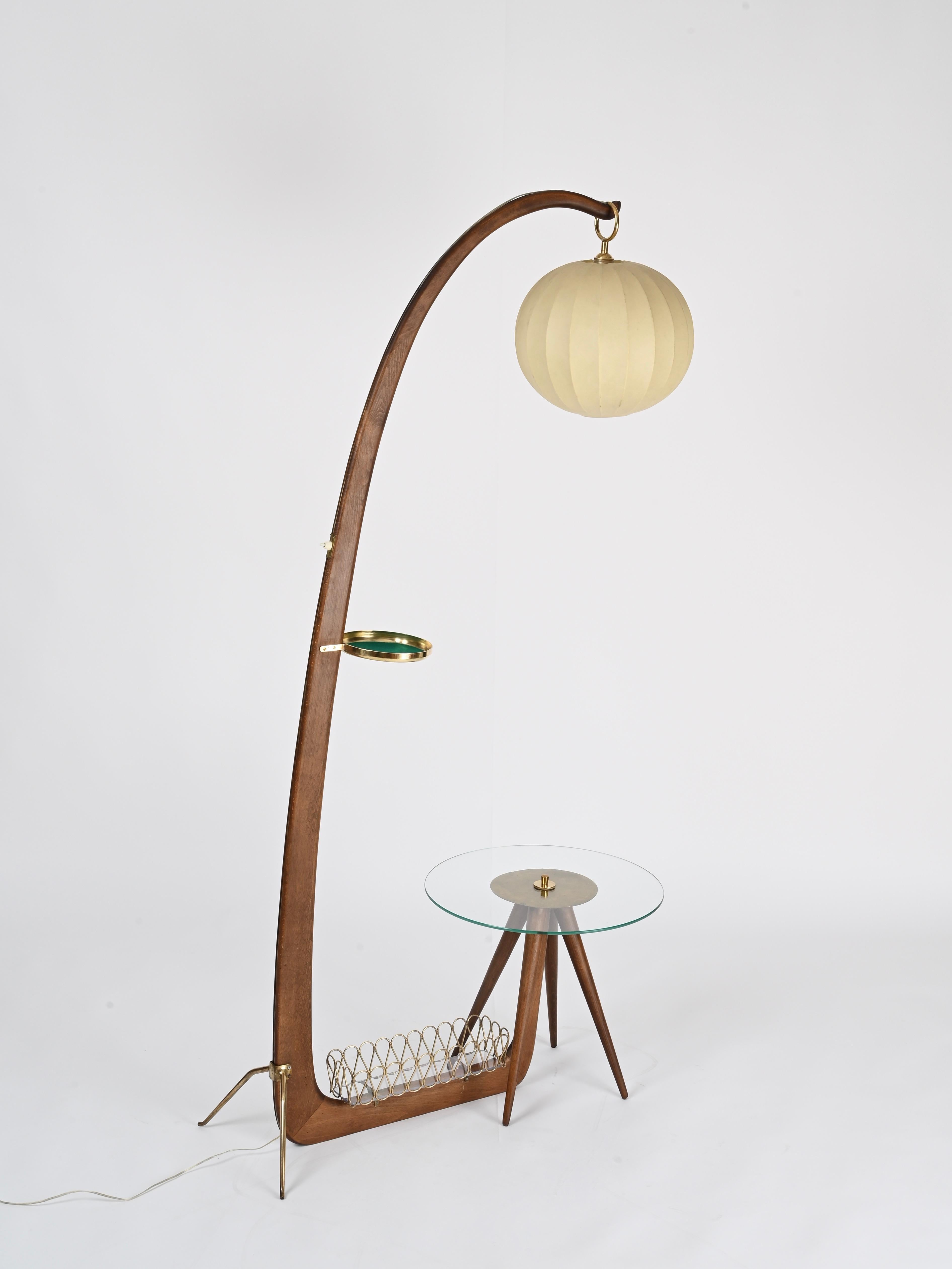 O. Borsani Lampada da terra scultorea con tavolo in noce e ottone, Cocoon, Italia 1950 5