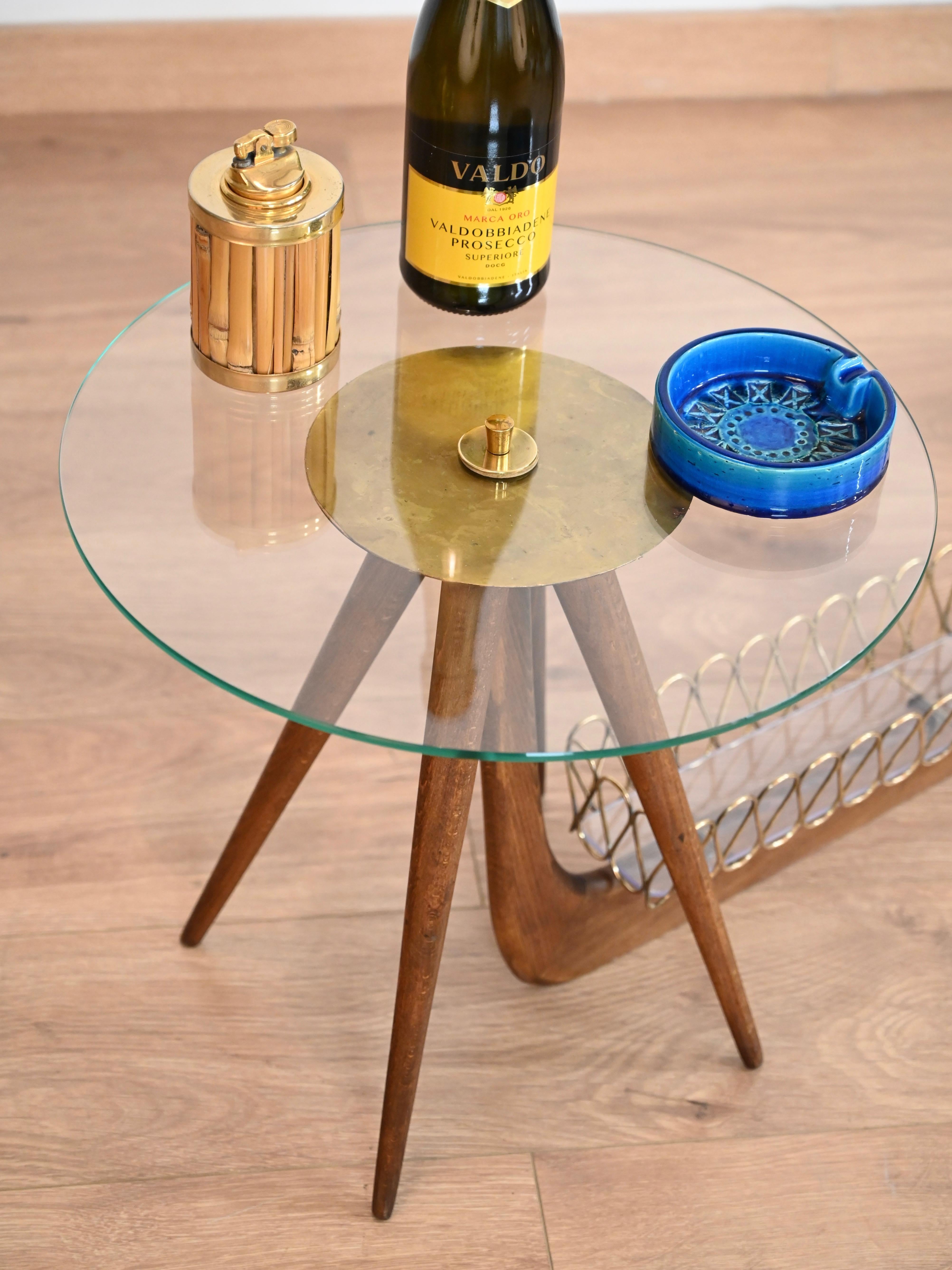 Mid-Century moderno O. Borsani Lampada da terra scultorea con tavolo in noce e ottone, Cocoon, Italia 1950