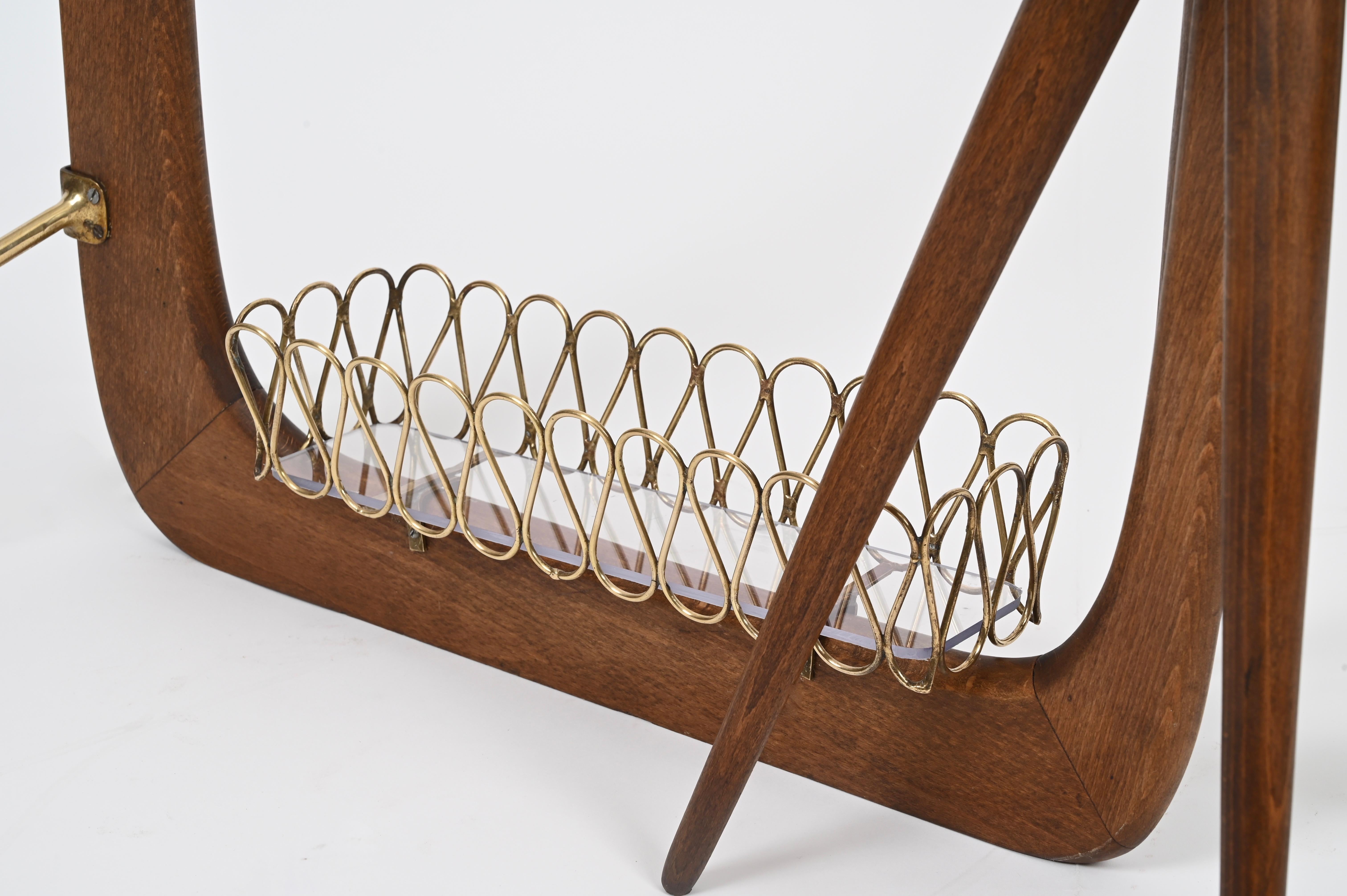 Metà XX secolo O. Borsani Lampada da terra scultorea con tavolo in noce e ottone, Cocoon, Italia 1950