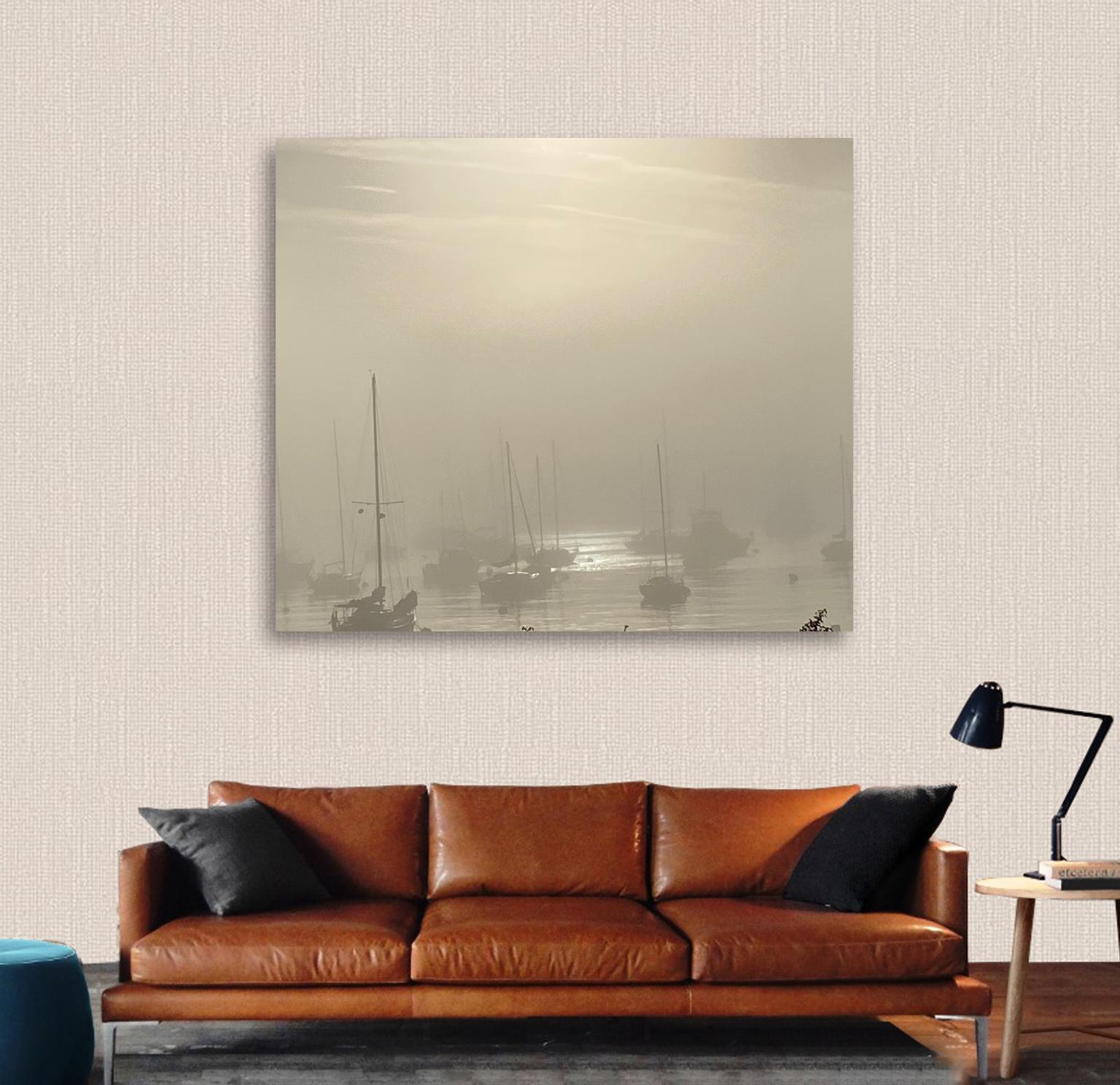 Boats In The Fog, farbige Fotografie  Ocean auf Leinwand Limitierte Auflage 1/10 – Photograph von O Devan