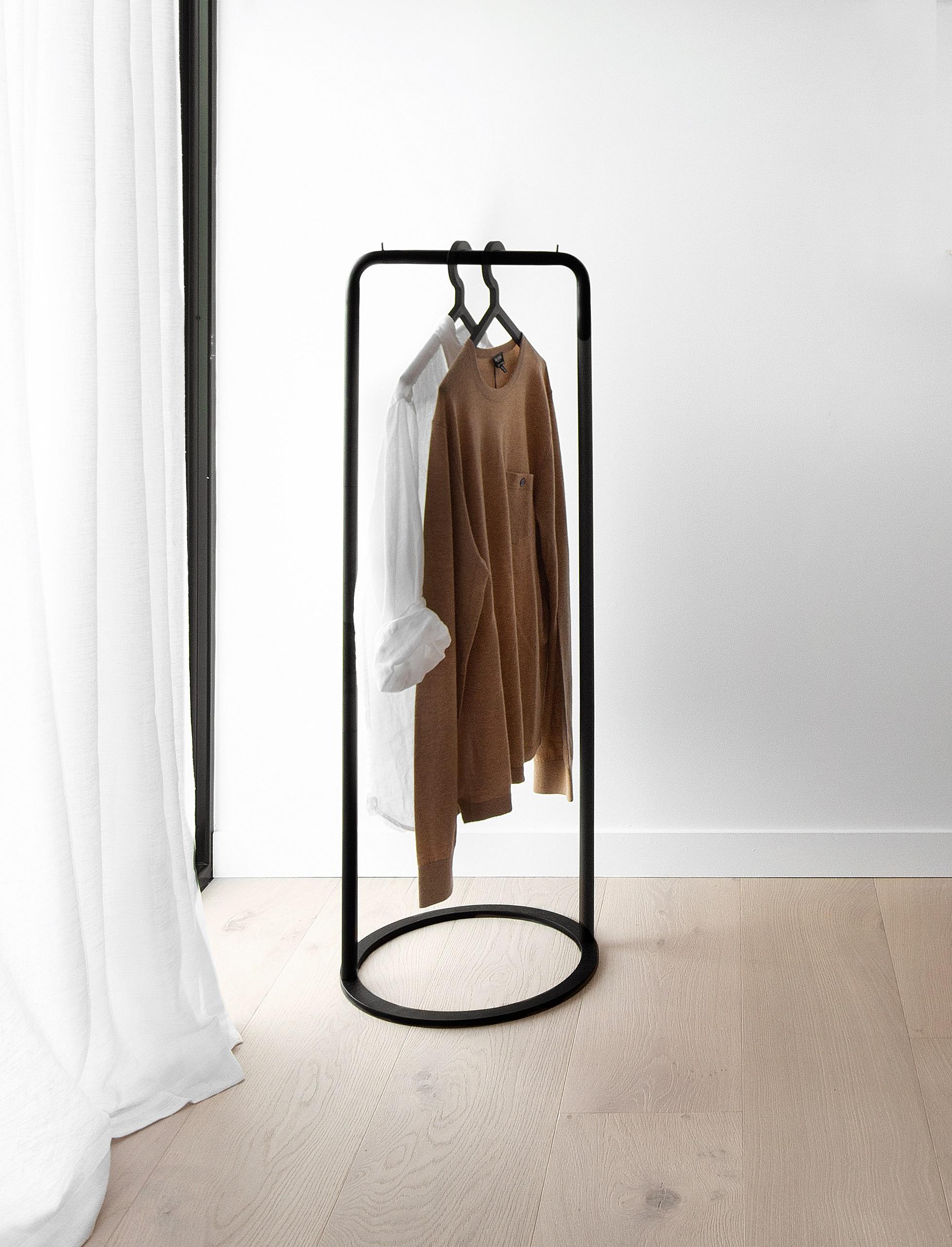 O & O Clothes Rack Small by Christine Rathmann In New Condition For Sale In Geneve, CH