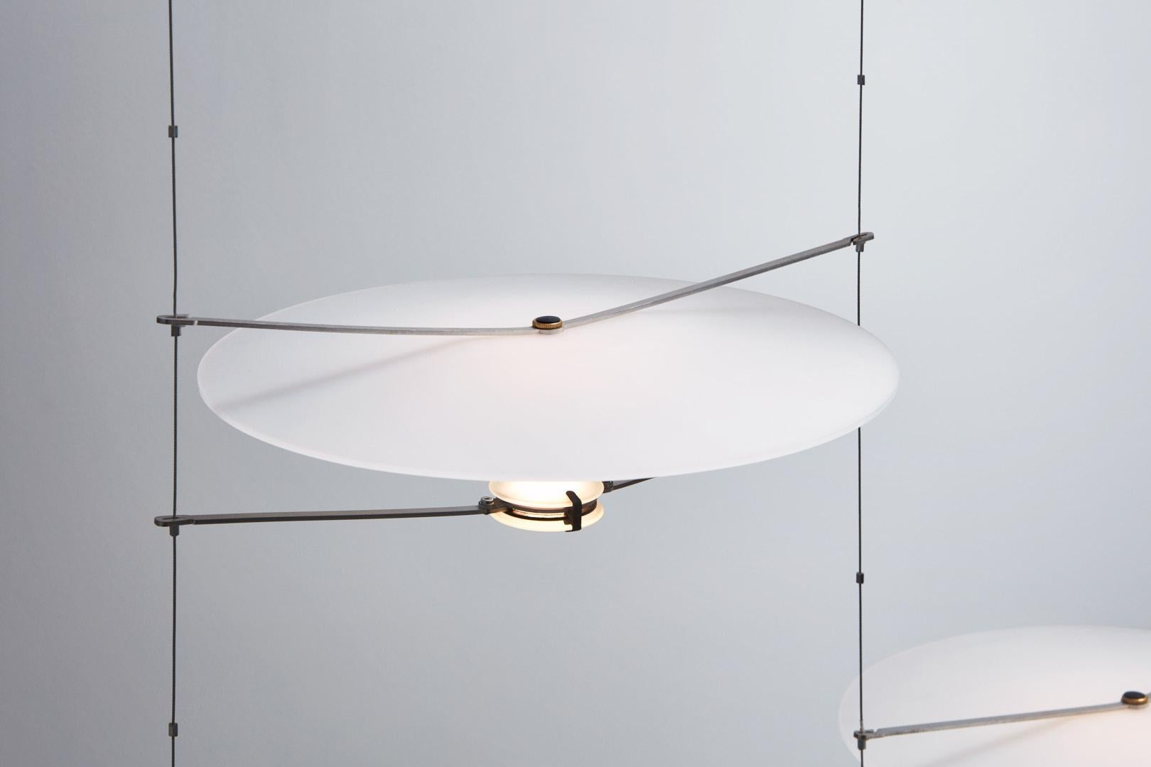 Aluminium Applique O-O-O Space-Separating/Lampe murale, fabriquée à la main en Europe, par Vantot en vente