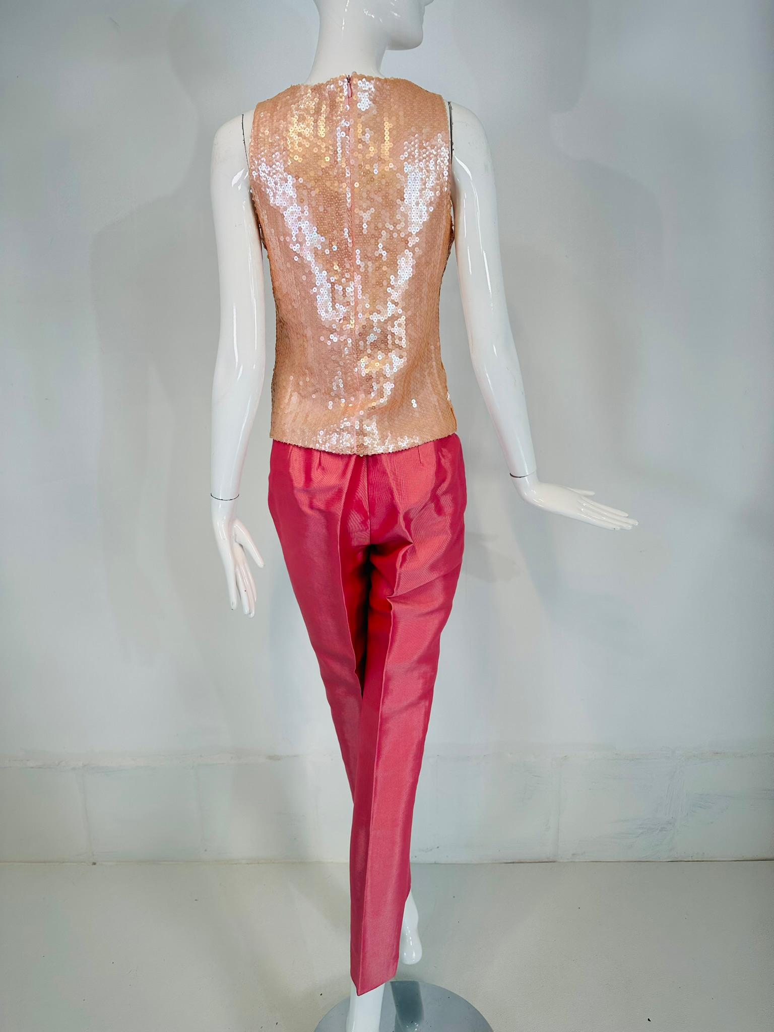 O Oscar, Oscar De La Renta 3 pezzi. Giacca e pantalone rosa con paillettes  Set di pantaloni  4 in vendita 7