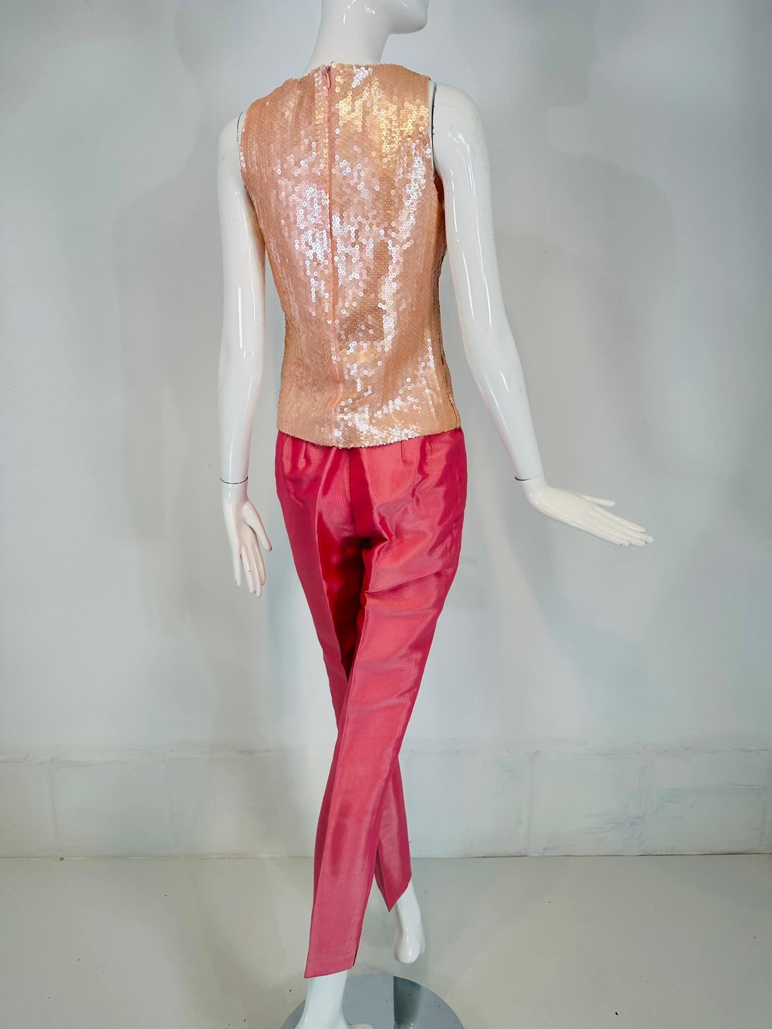 O Oscar, Oscar De La Renta 3 pezzi. Giacca e pantalone rosa con paillettes  Set di pantaloni  4 in vendita 8