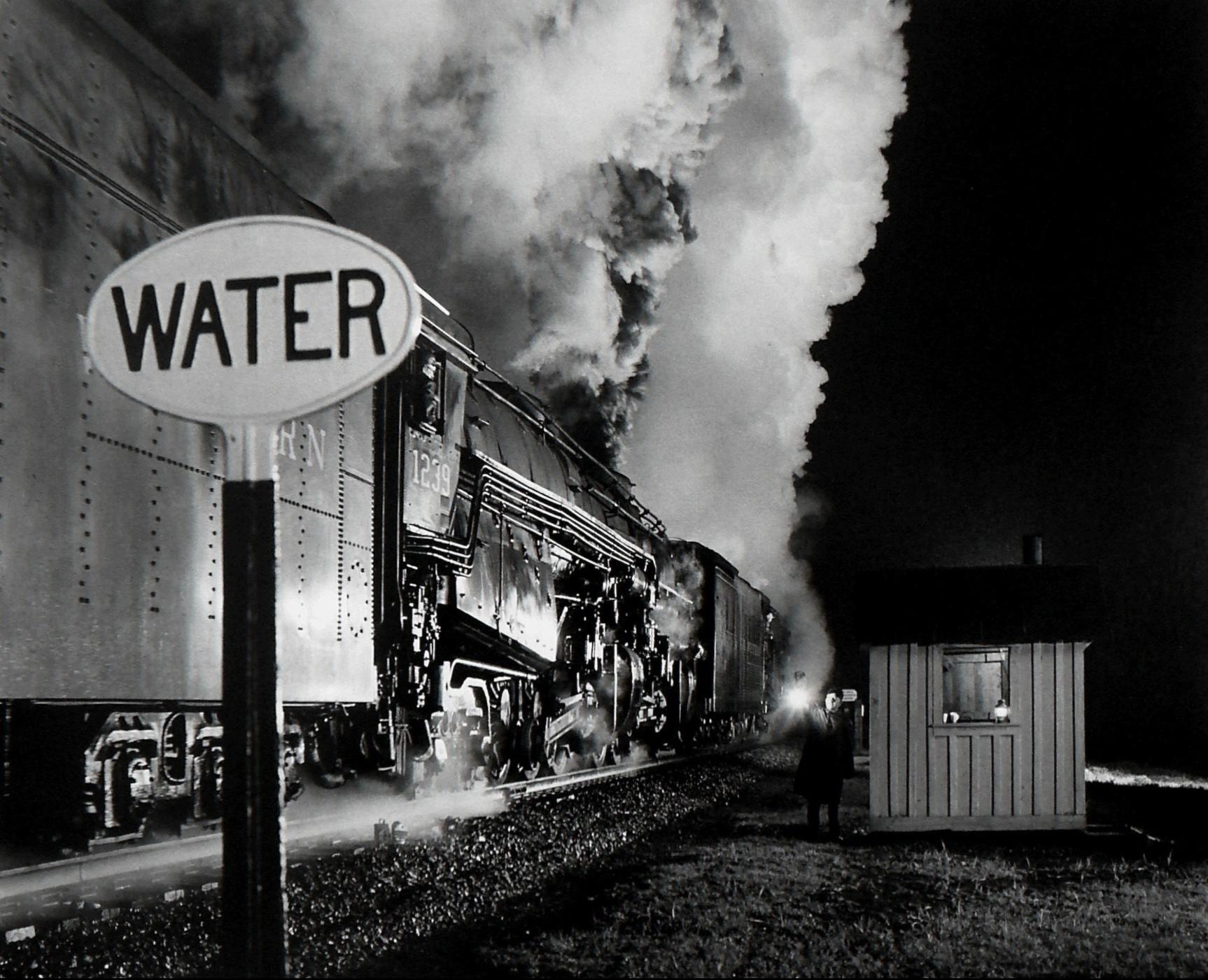 Black and White Photograph di O. Winston Link - Highball per il Double Header, Roanoke, Virginia