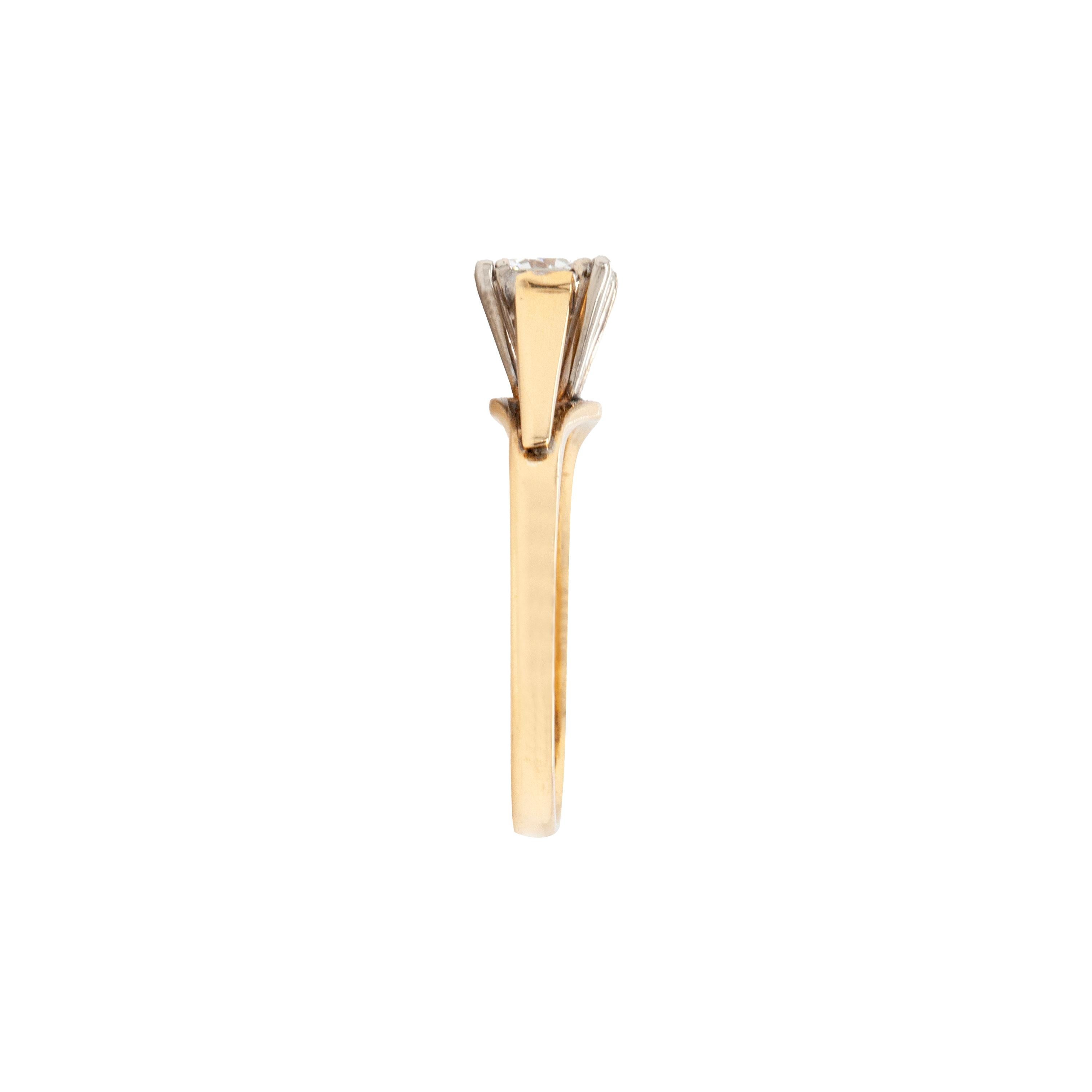 Modern O.69 Carat Diamond and 18 Carat Yellow and White Gold Solitaire Engagement Ring For Sale