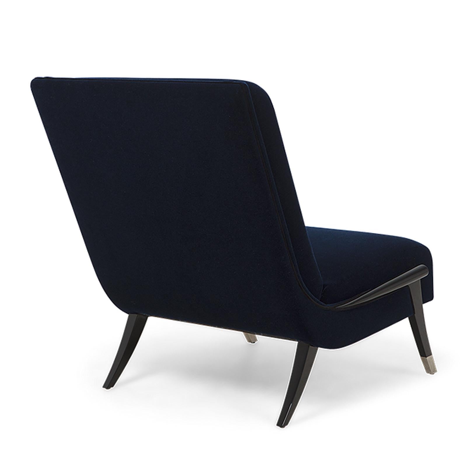 Oackland Armchair with Mahogany Structure and High Quality Blue Fabric In Excellent Condition For Sale In Paris, FR