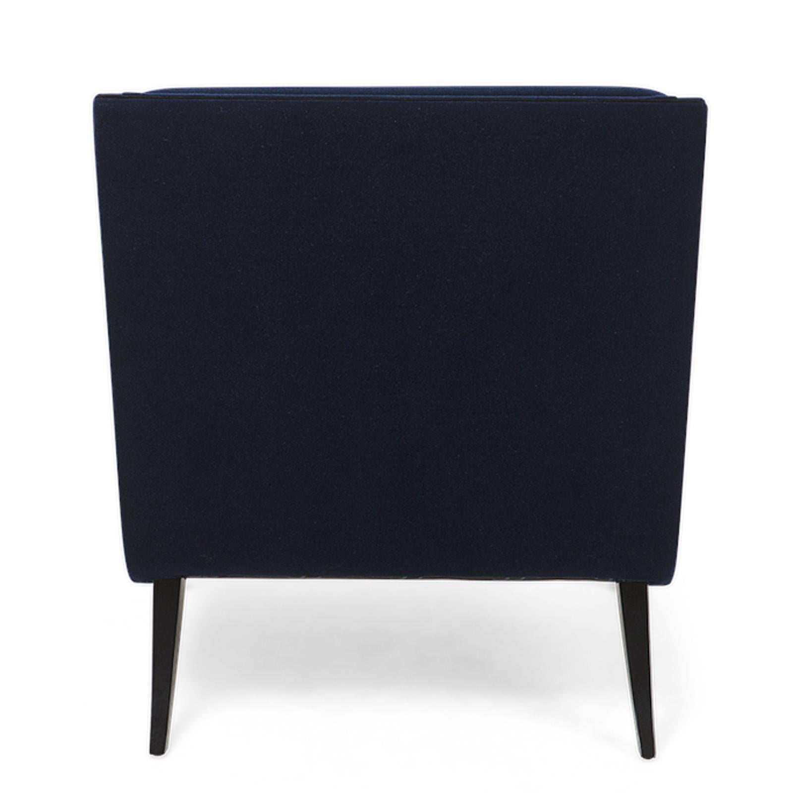 Sillón Oackland con estructura de caoba y tejido azul de alta calidad Tela en venta