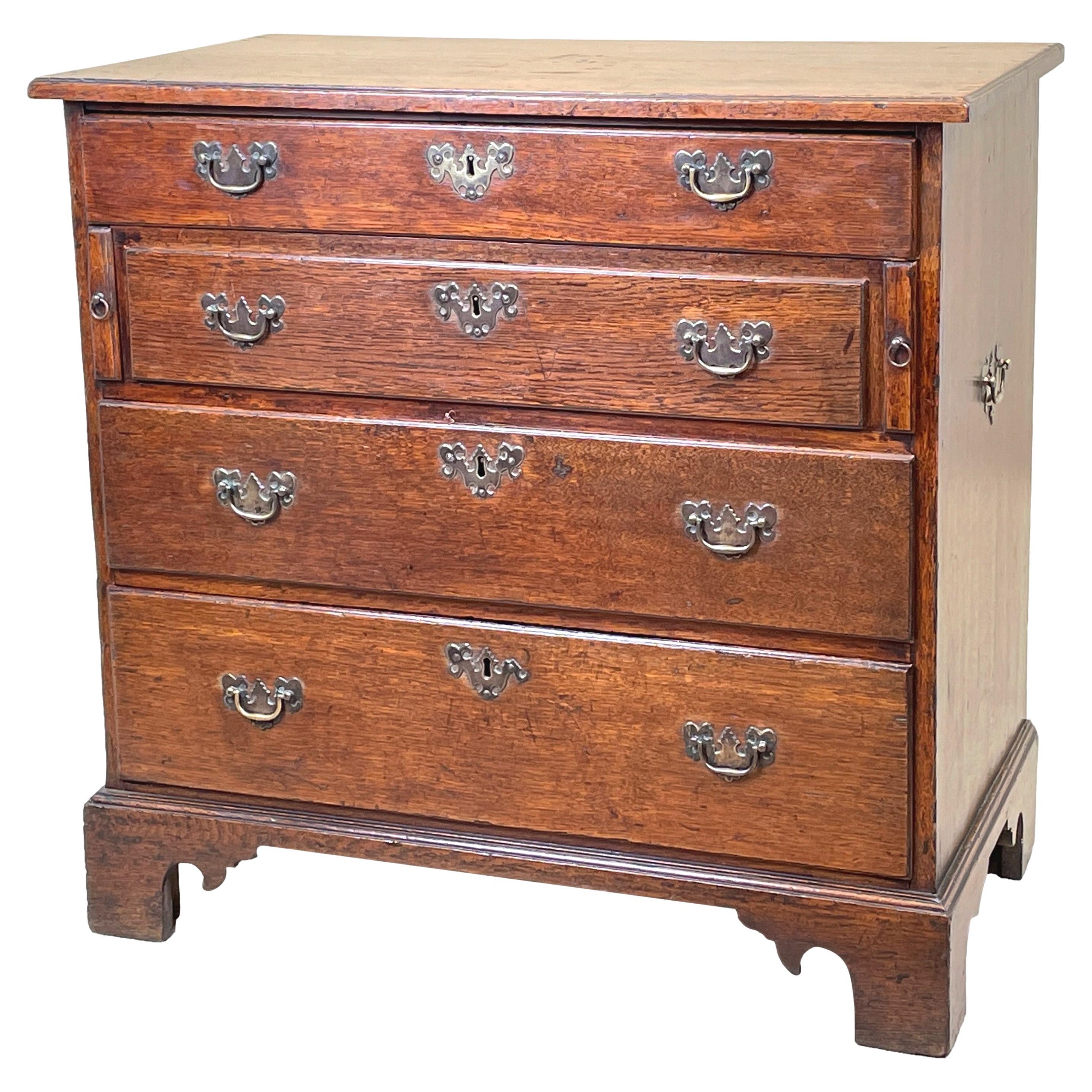 Oak 18th Century Bachelors Chest of Drawers