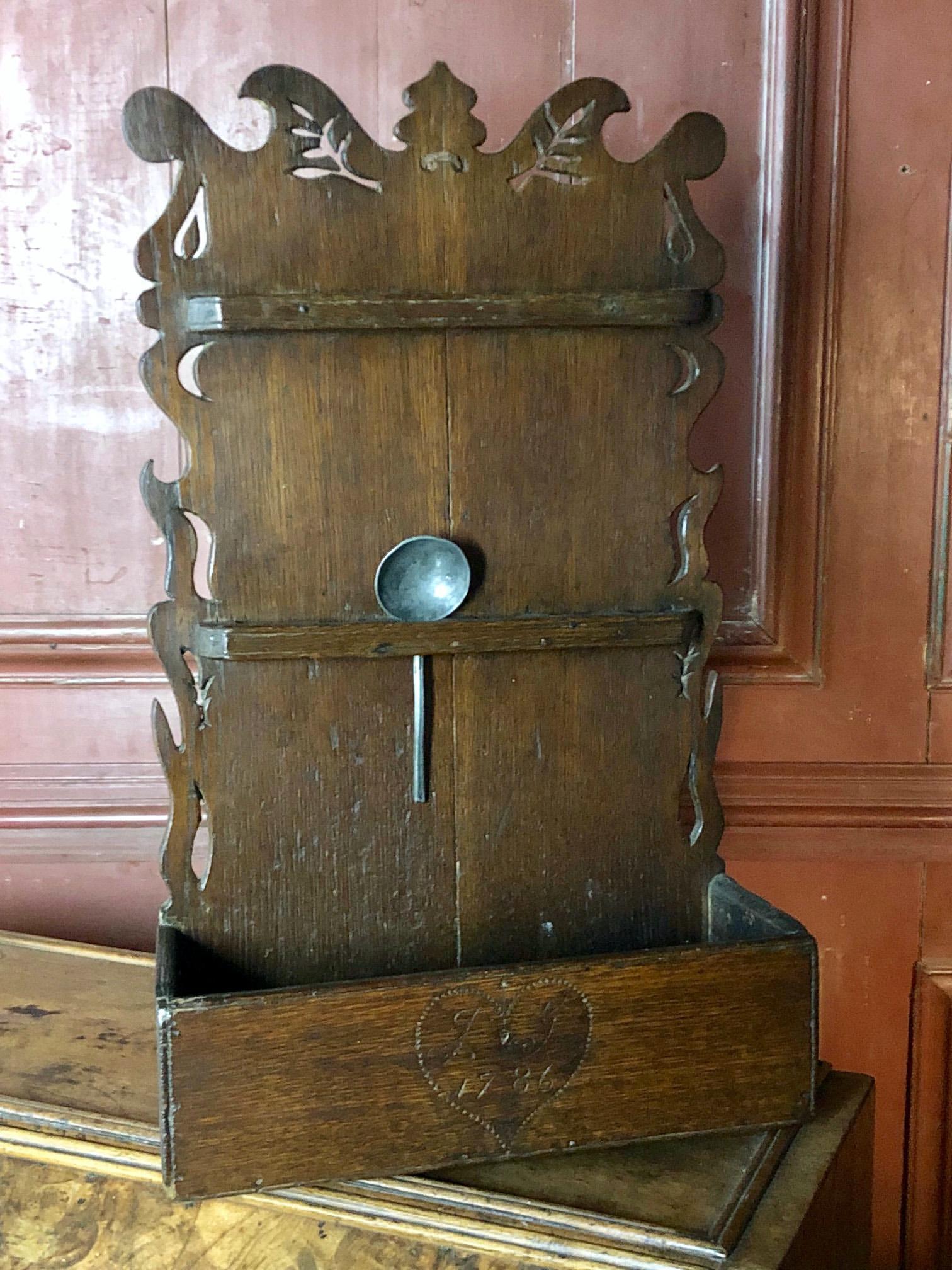 Late 18th Century Oak 18th Century spoon rack For Sale