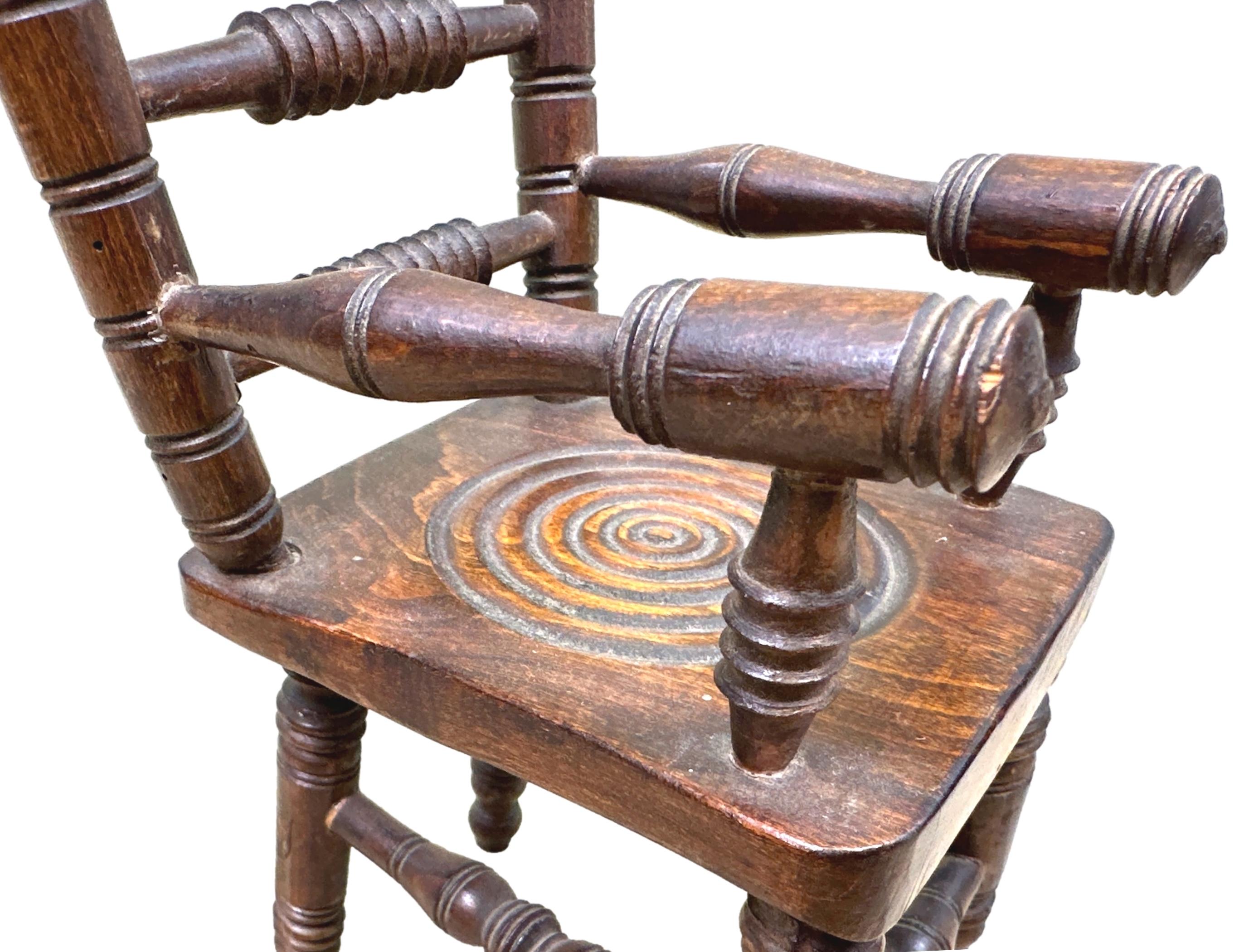 Oak 19th Century Miniature Kitchen Windsor Chair In Good Condition For Sale In Bedfordshire, GB