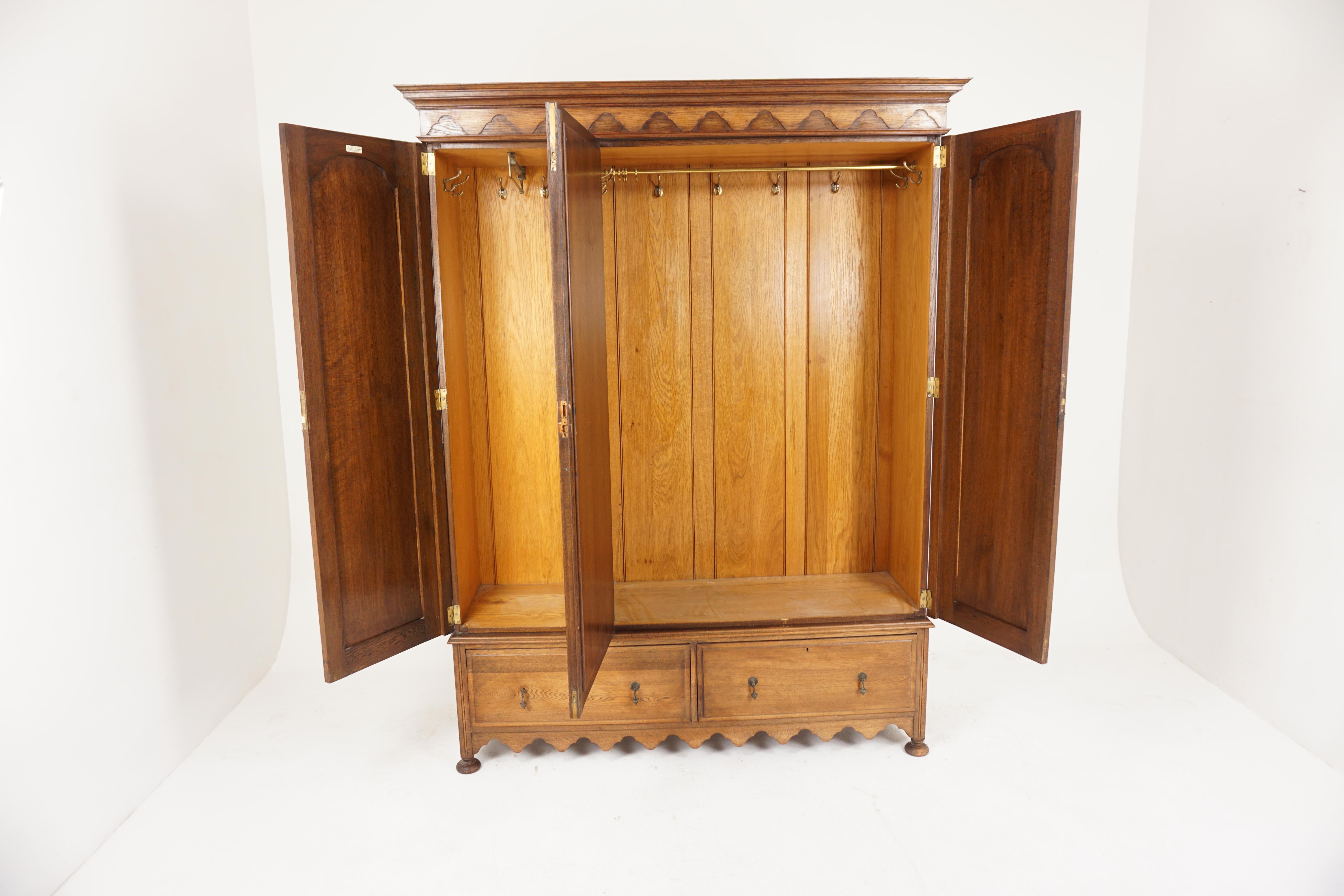 Oak 3 Door Barley Twist Armoire, Wardrobe Closet, Mirror, Scotland 1910 In Good Condition In Vancouver, BC