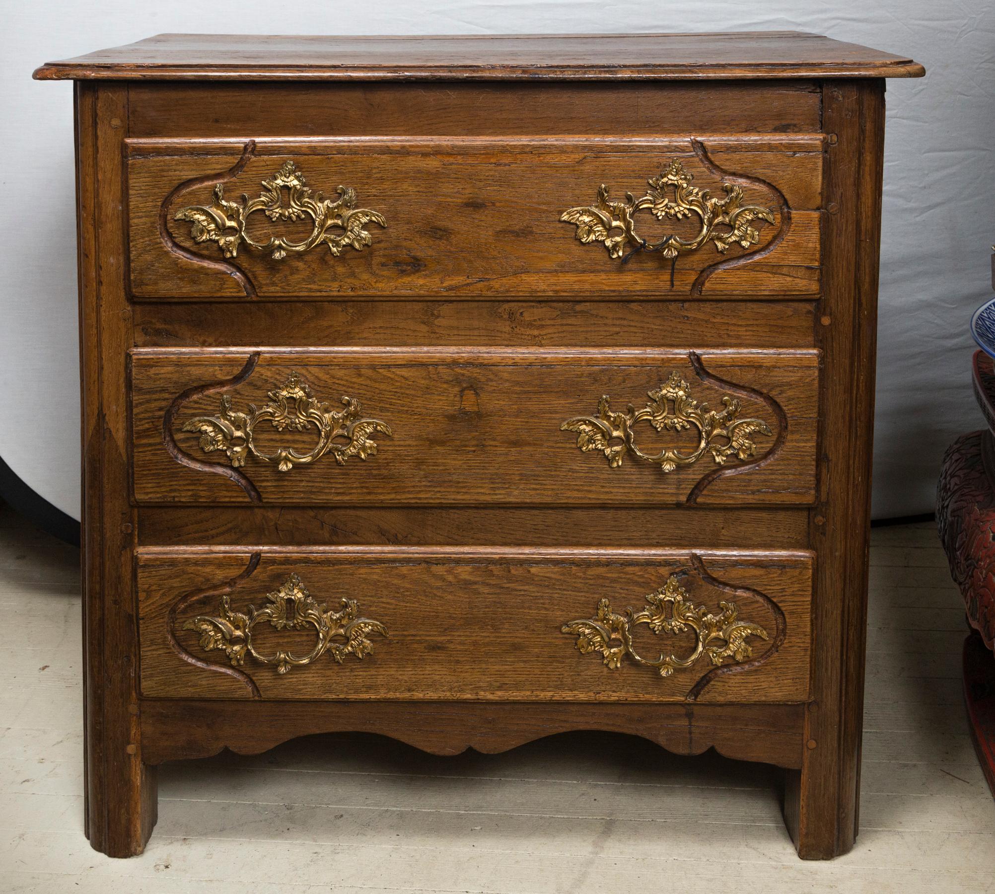 Oak 3 Drawer French Provincial Chest For Sale 2