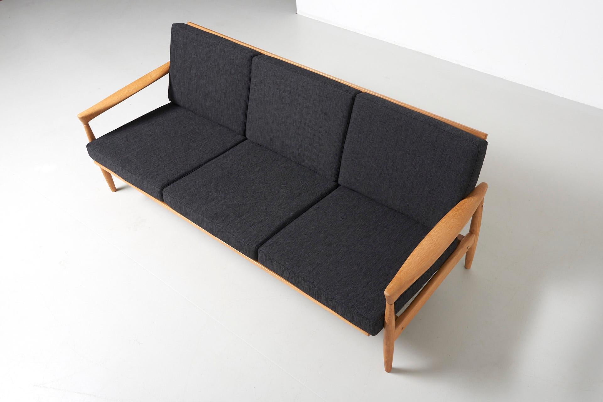 Oak 3-Seat with Black Cushions, 1960s 3