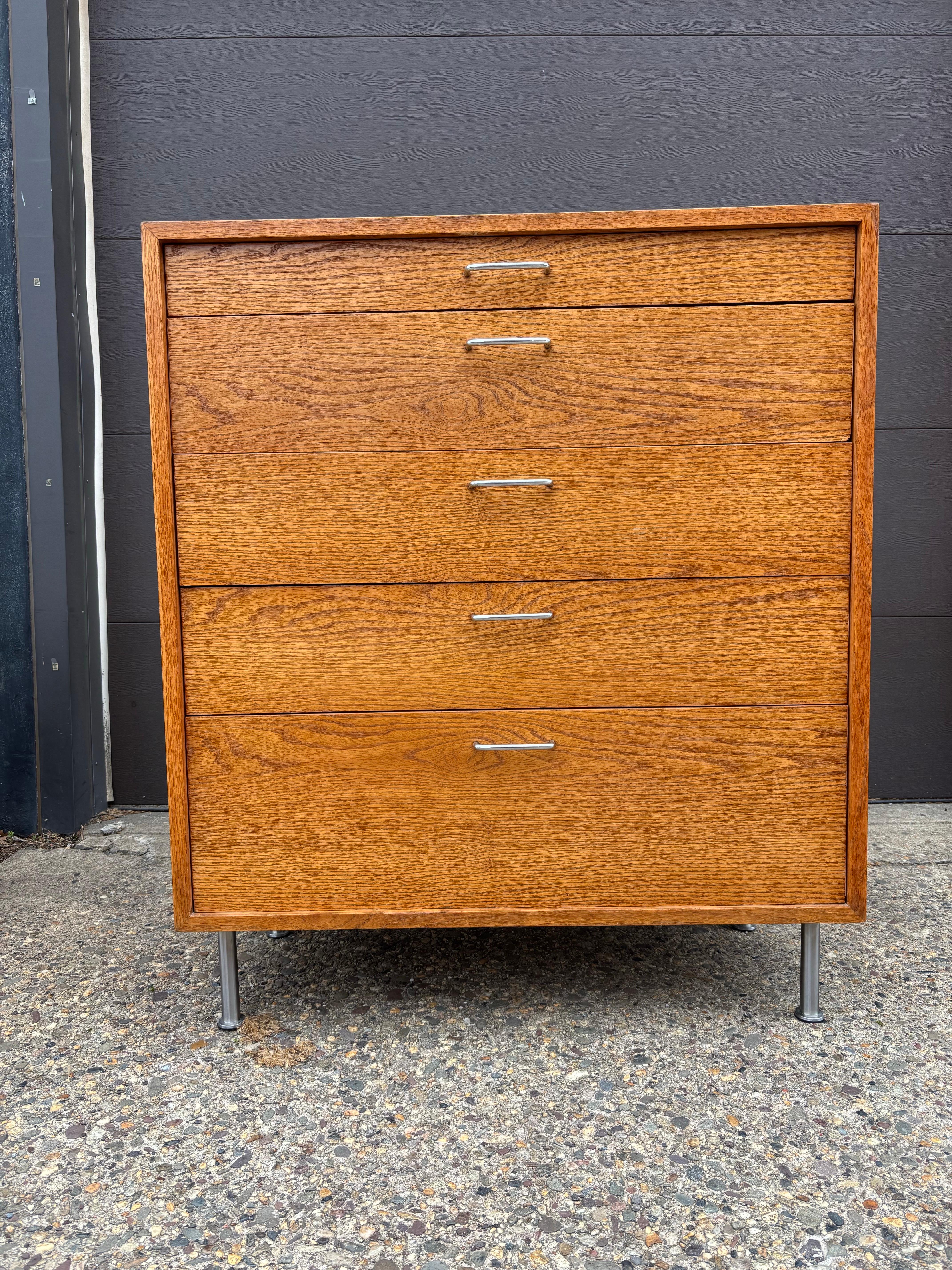 Mid-Century moderno Comò a 5 cassetti in Oak nello stile di George Nelson in vendita