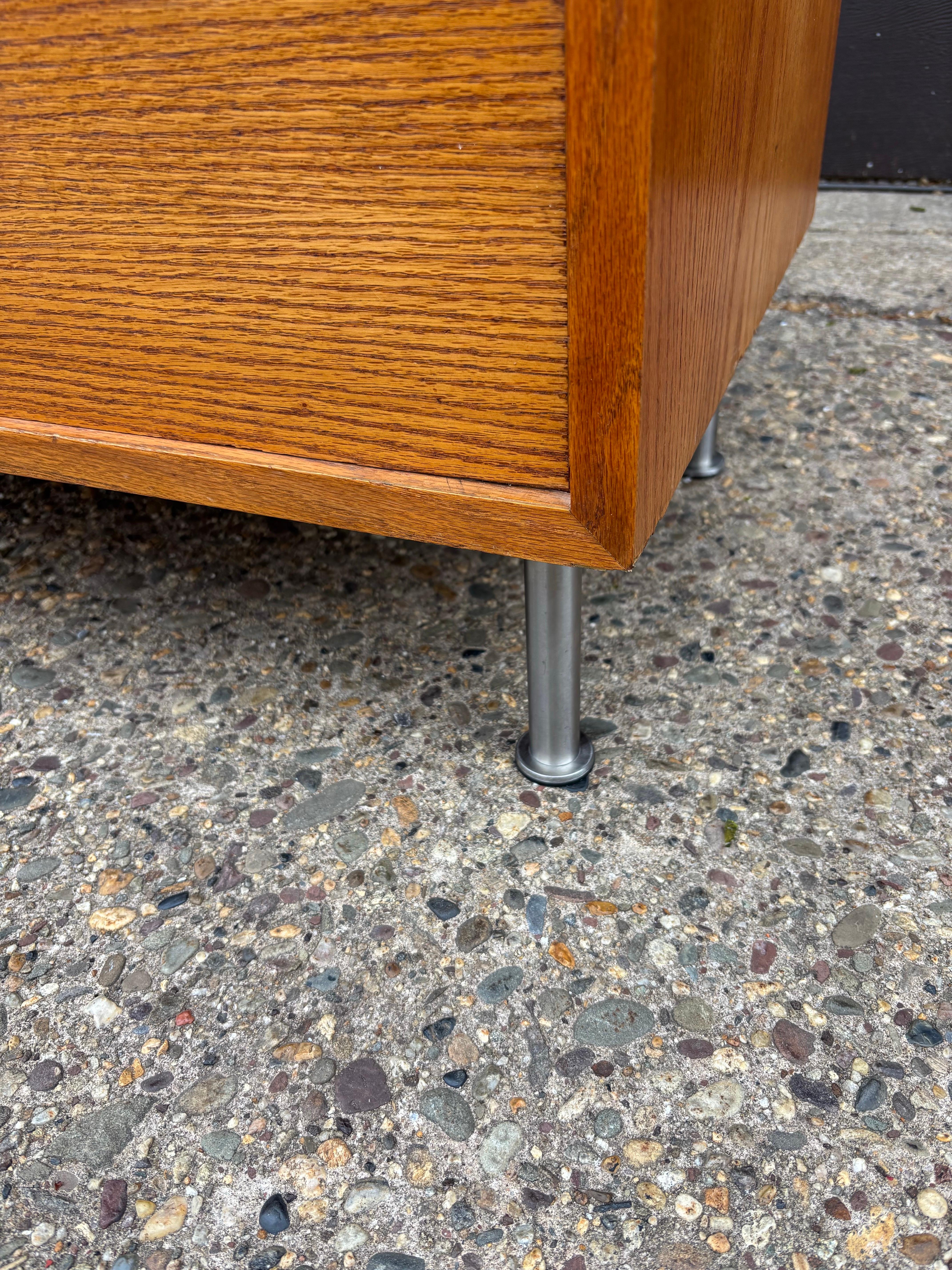 Comò a 5 cassetti in Oak nello stile di George Nelson in vendita 1