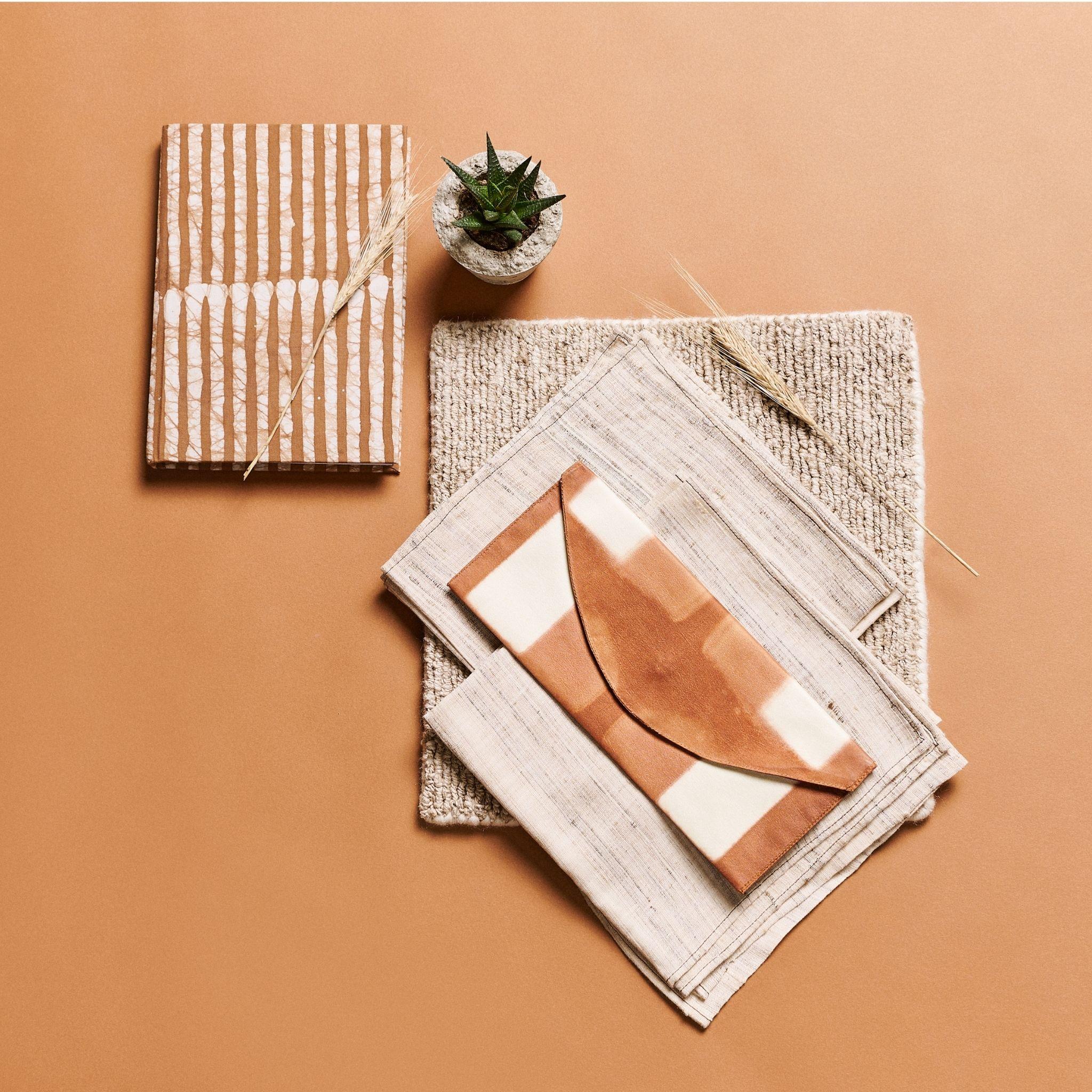Fait main Oak, un journal artisanal fait à la main et sans déchets avec du papier fait à la main en vente