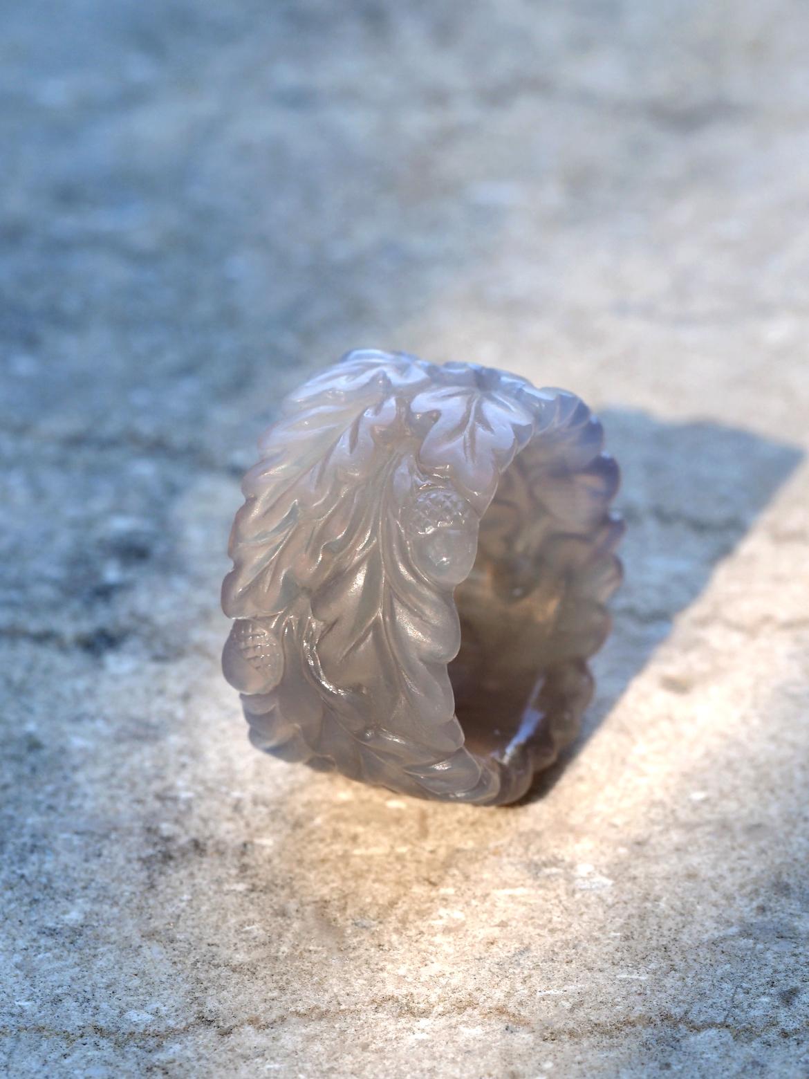 Anello Oak e ghiande scolpito a mano in agata e calcedonio regalo in stile LOTR in vendita 7
