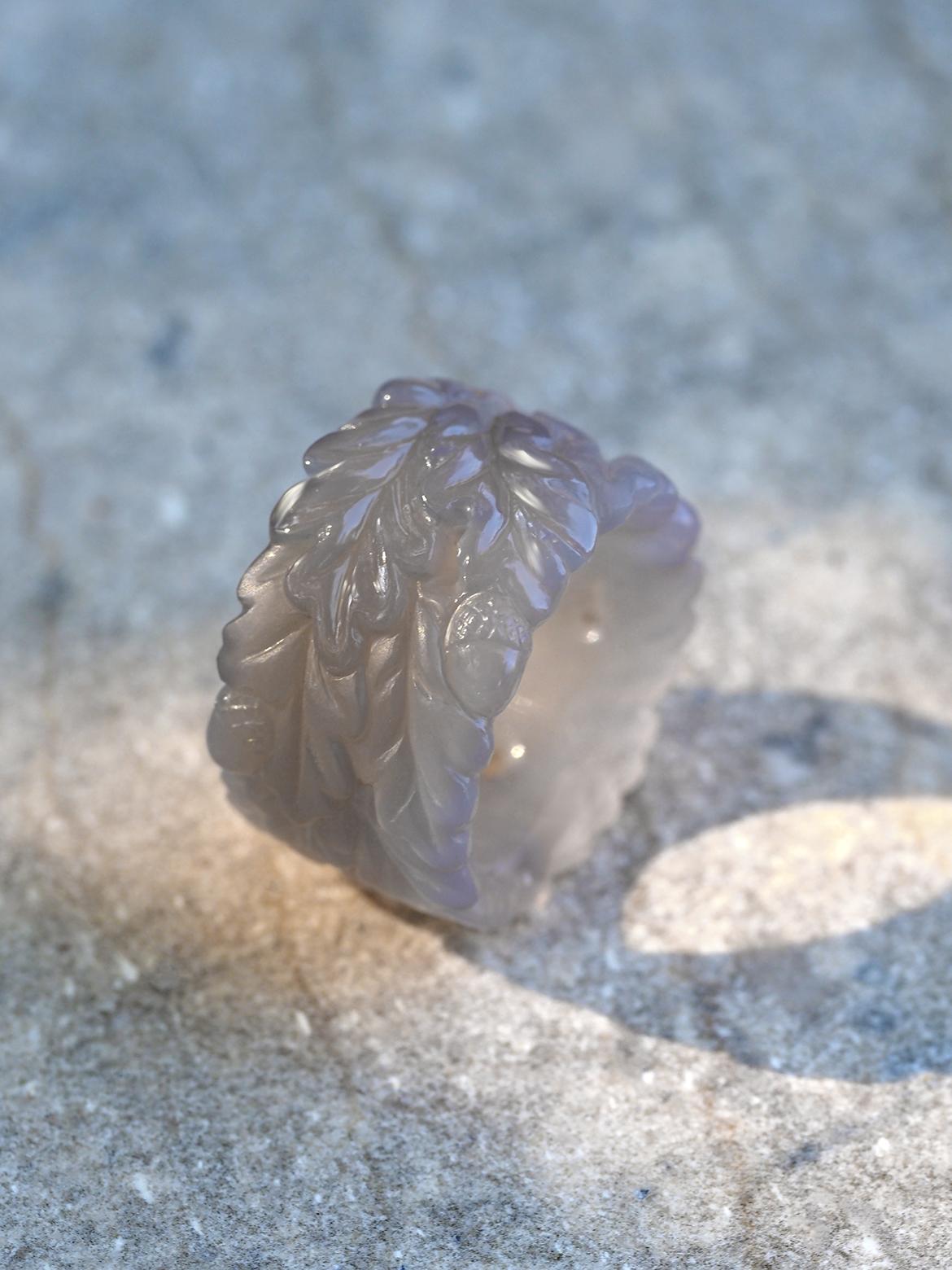 Anello Oak e ghiande scolpito a mano in agata e calcedonio regalo in stile LOTR in vendita 9