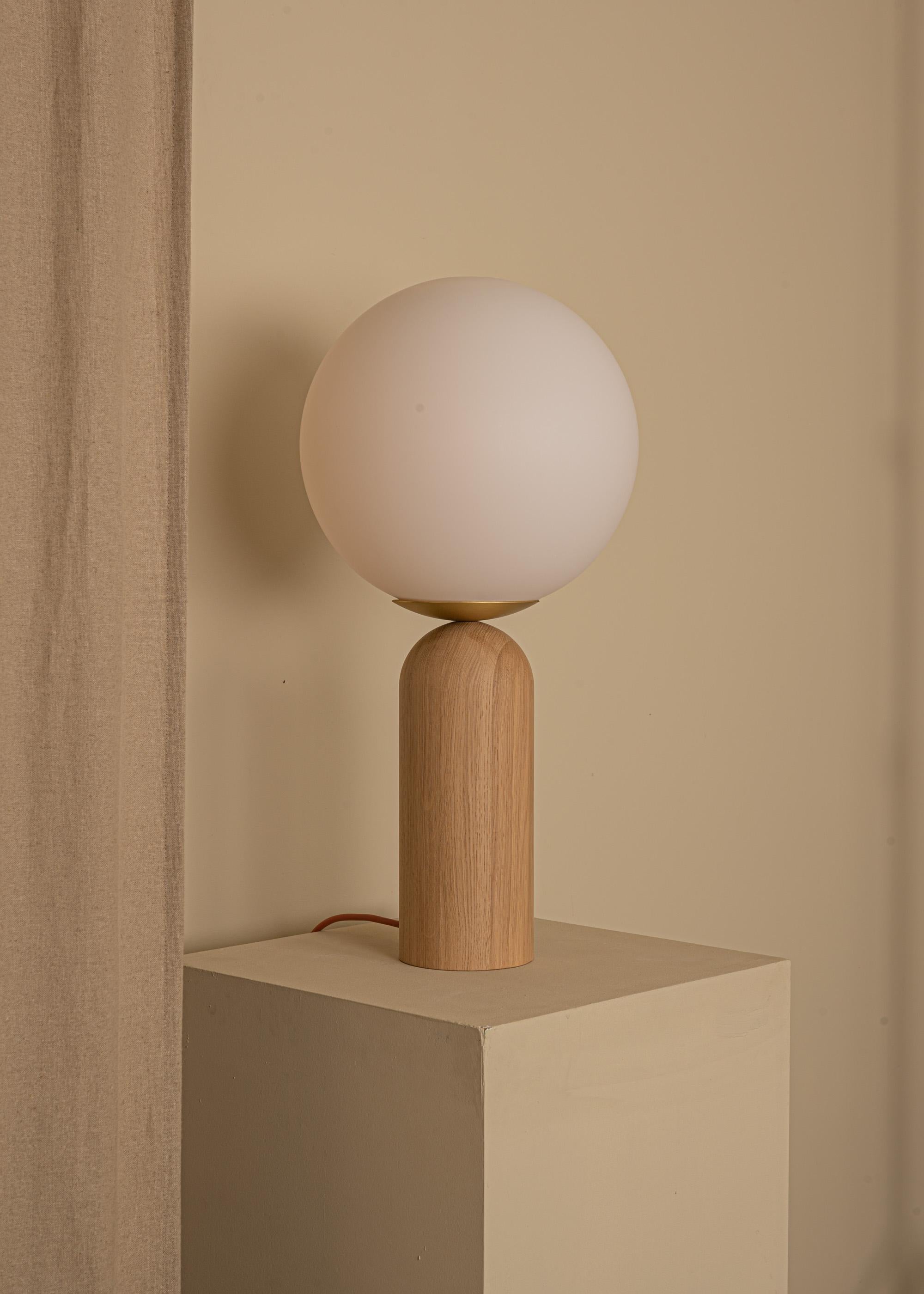 Post-Modern Oak and Brass Atlas Table Lamp by Simone & Marcel For Sale