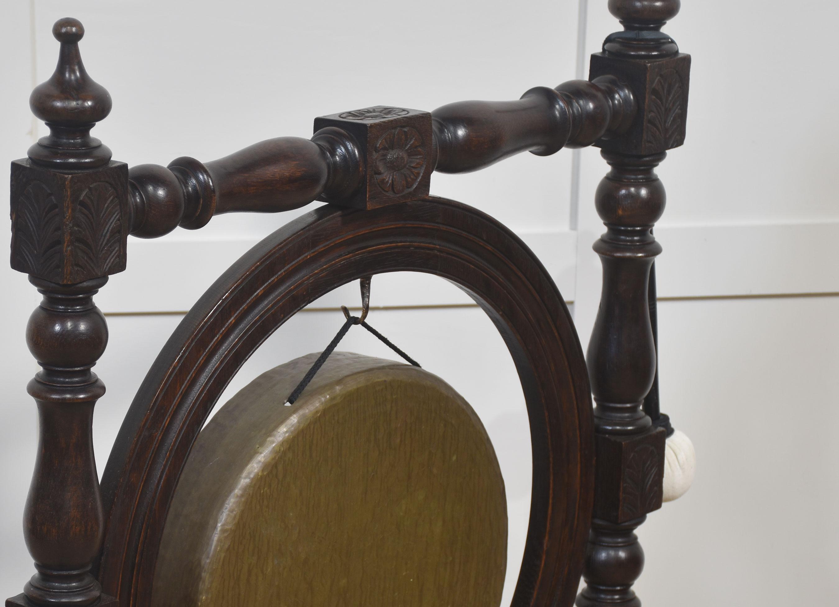 Gong da cena in Oak e ottone in vendita 3