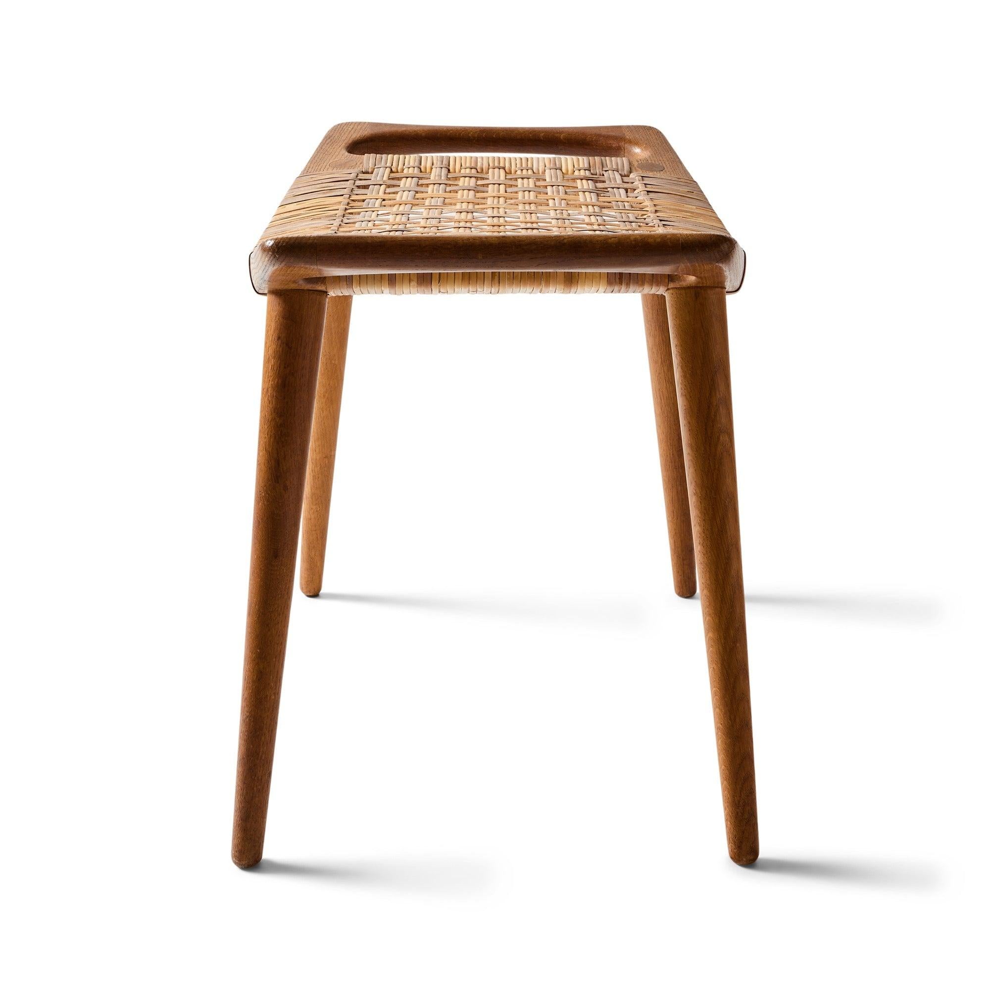 Panchina in Oak e canna di Hans J. Wegner per Johannes Hansen In condizioni ottime in vendita a Sagaponack, NY