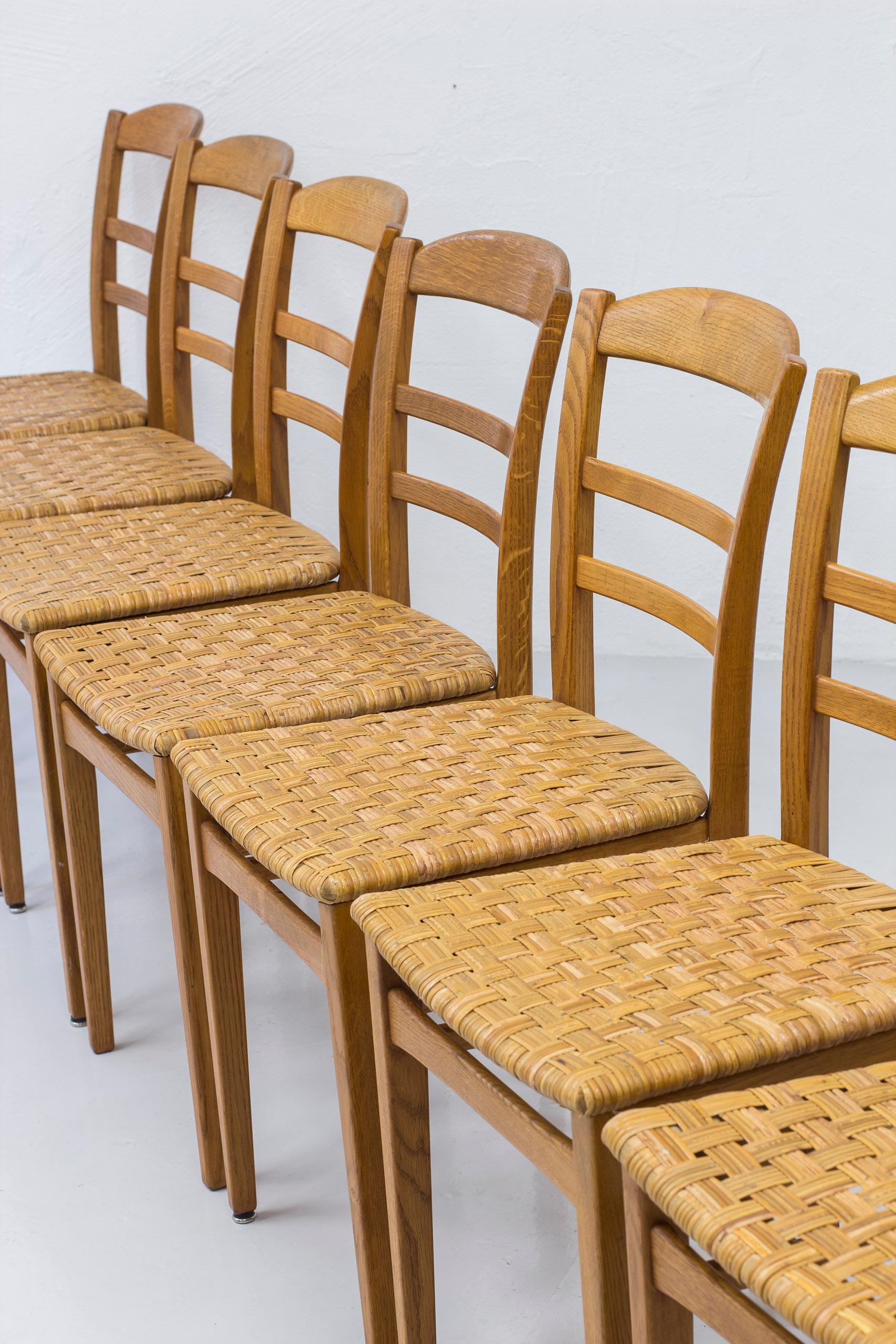 Esszimmerstühle aus Eiche und Schilfrohrgeflecht von Carl Malmsten, Schwedische Moderne, 1950er Jahre im Angebot 7