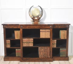 Oak and cattle horn dinner gong