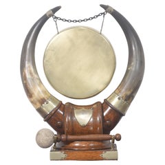 Oak and cattle horn dinner gong