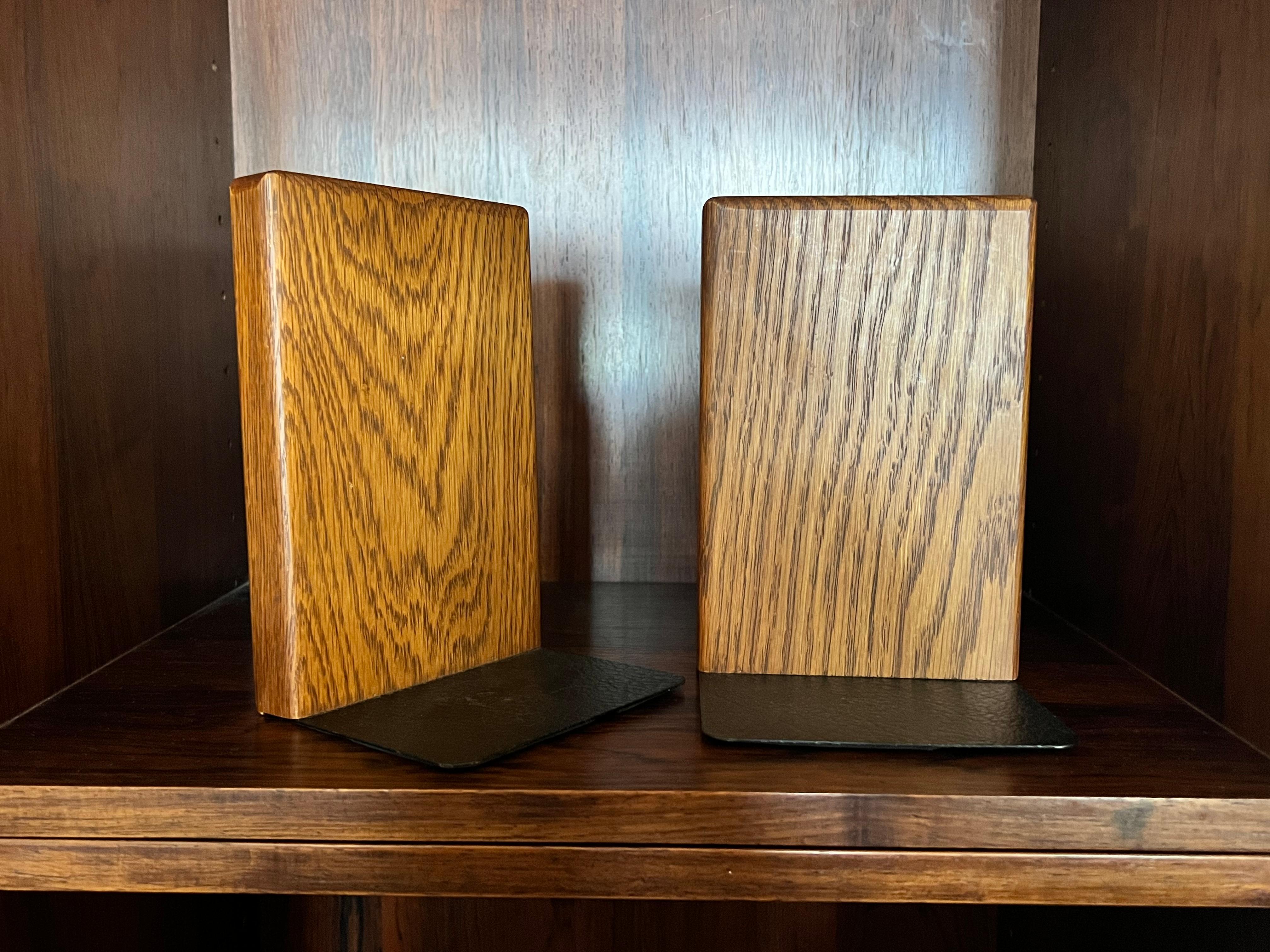 Hand-Crafted Oak and Ceramic Bookends by Jane and Gordon Martz for Marshall Studios For Sale