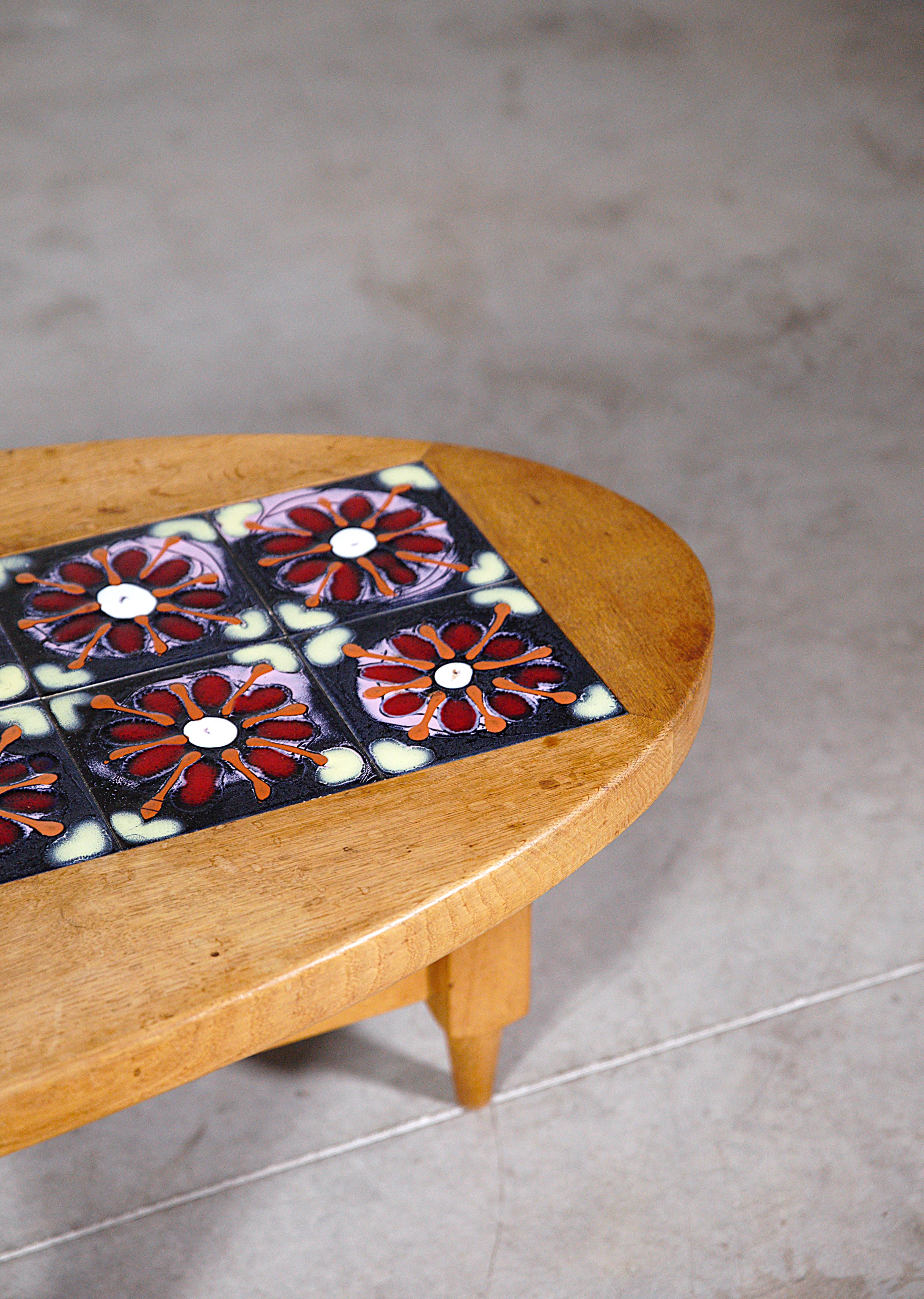 Francese Tavolino in Oak e ceramica di Guillerme & Chambron Francia, anni '60