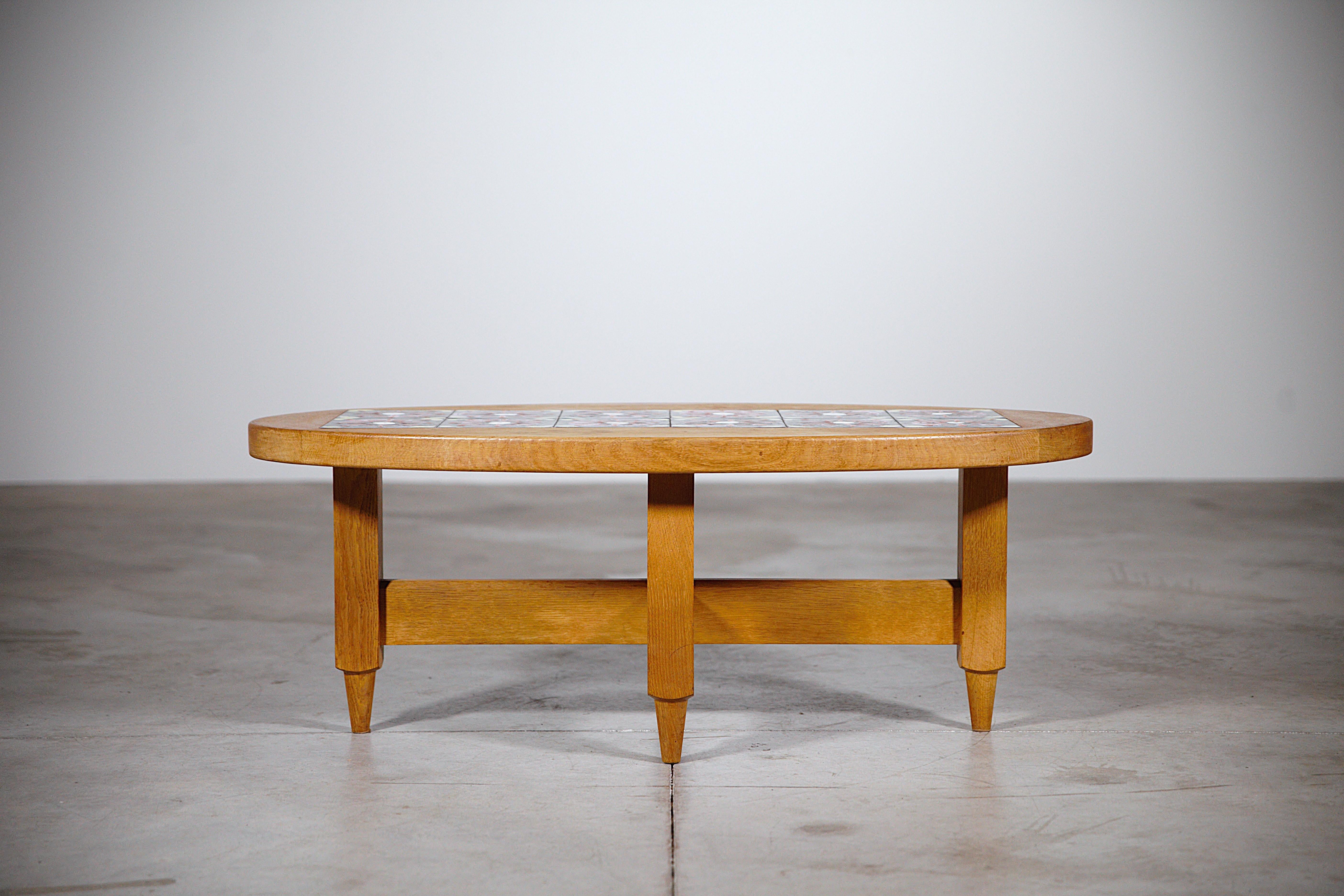 Ceramica Tavolino in Oak e ceramica di Guillerme & Chambron Francia, anni '60
