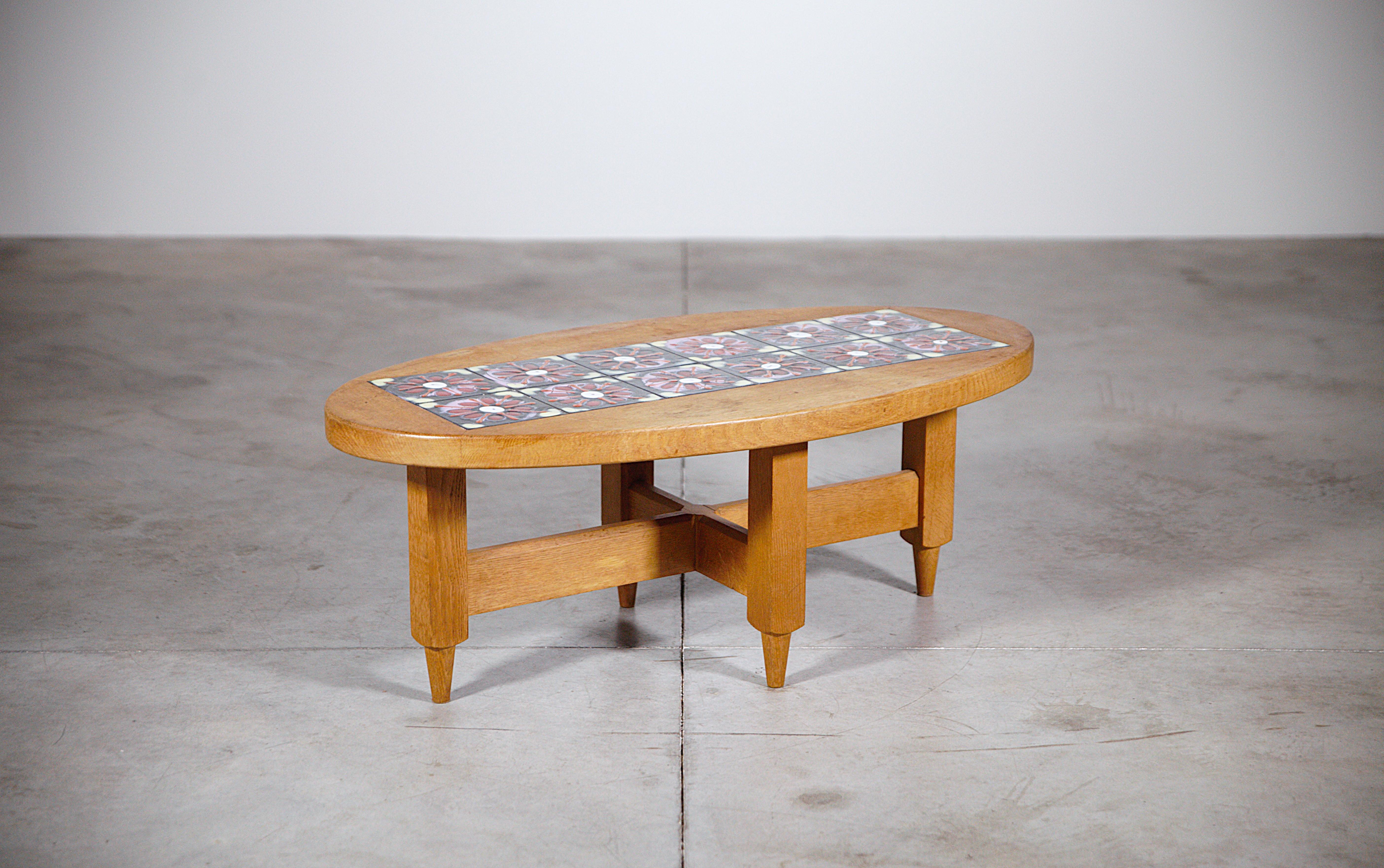 Tavolino in Oak e ceramica di Guillerme & Chambron Francia, anni '60 2