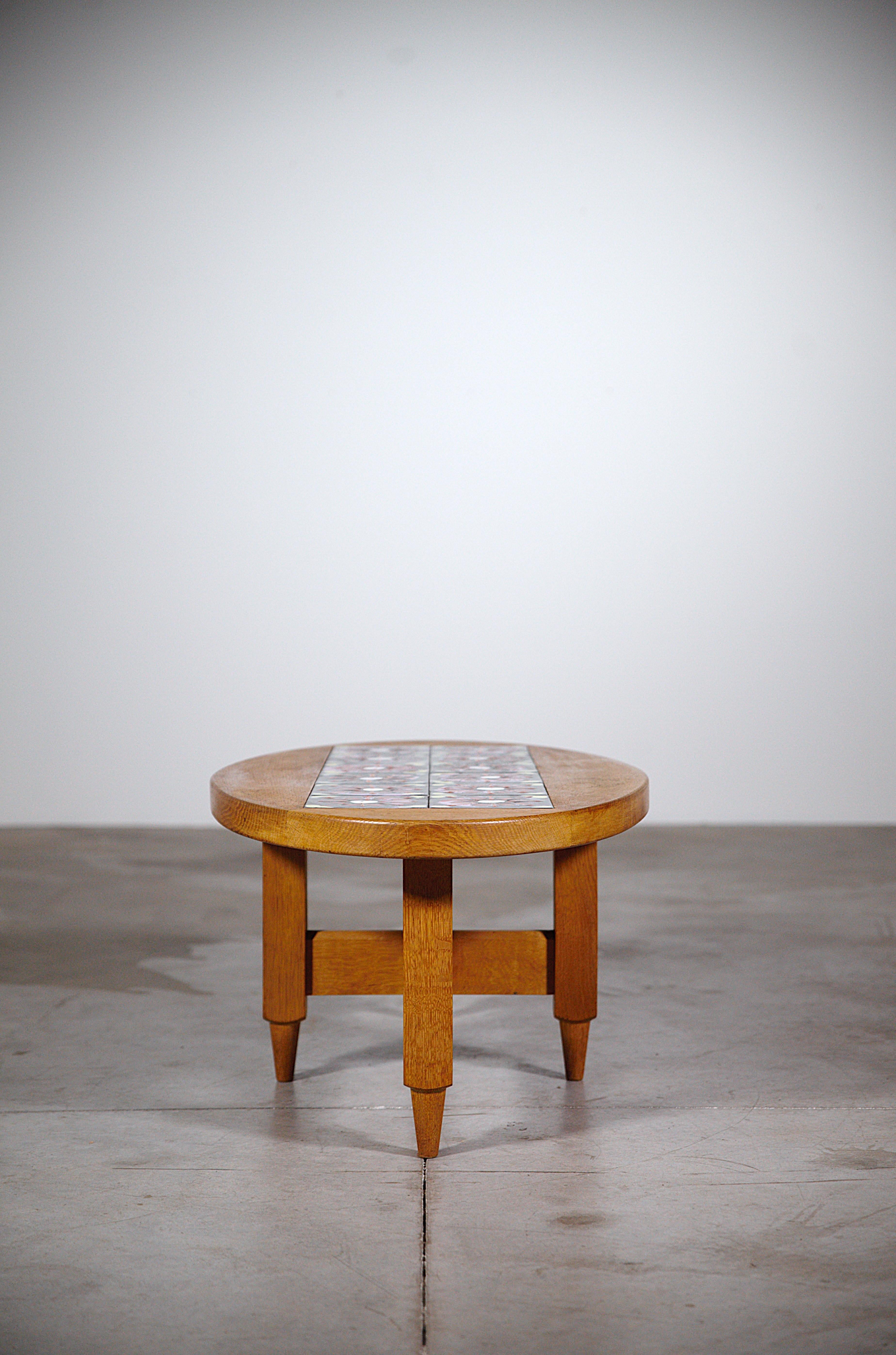 Tavolino in Oak e ceramica di Guillerme & Chambron Francia, anni '60 3