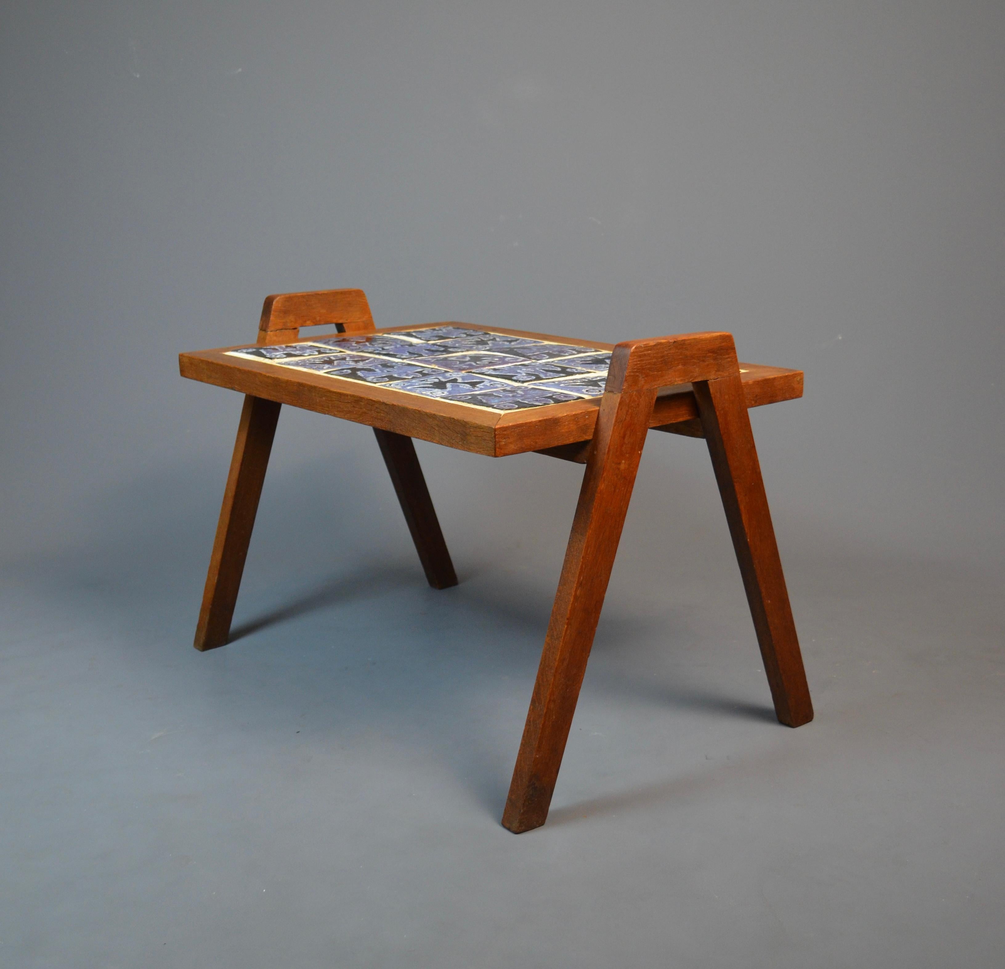 Table basse en Oak et céramique par Guillerme et Chambron, France, circa 1960 en vente 5