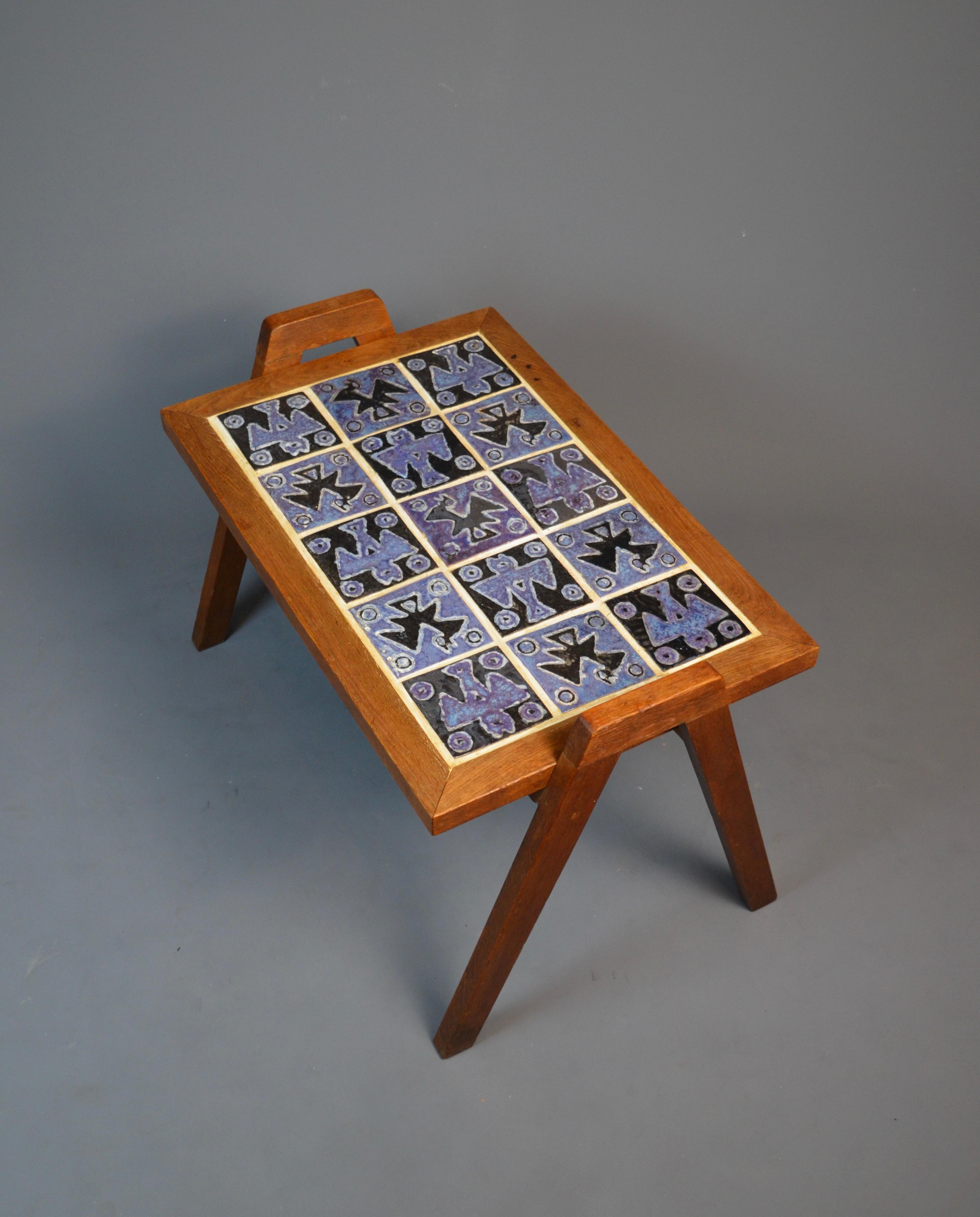 Table basse en Oak et céramique par Guillerme et Chambron, France, circa 1960 en vente 8