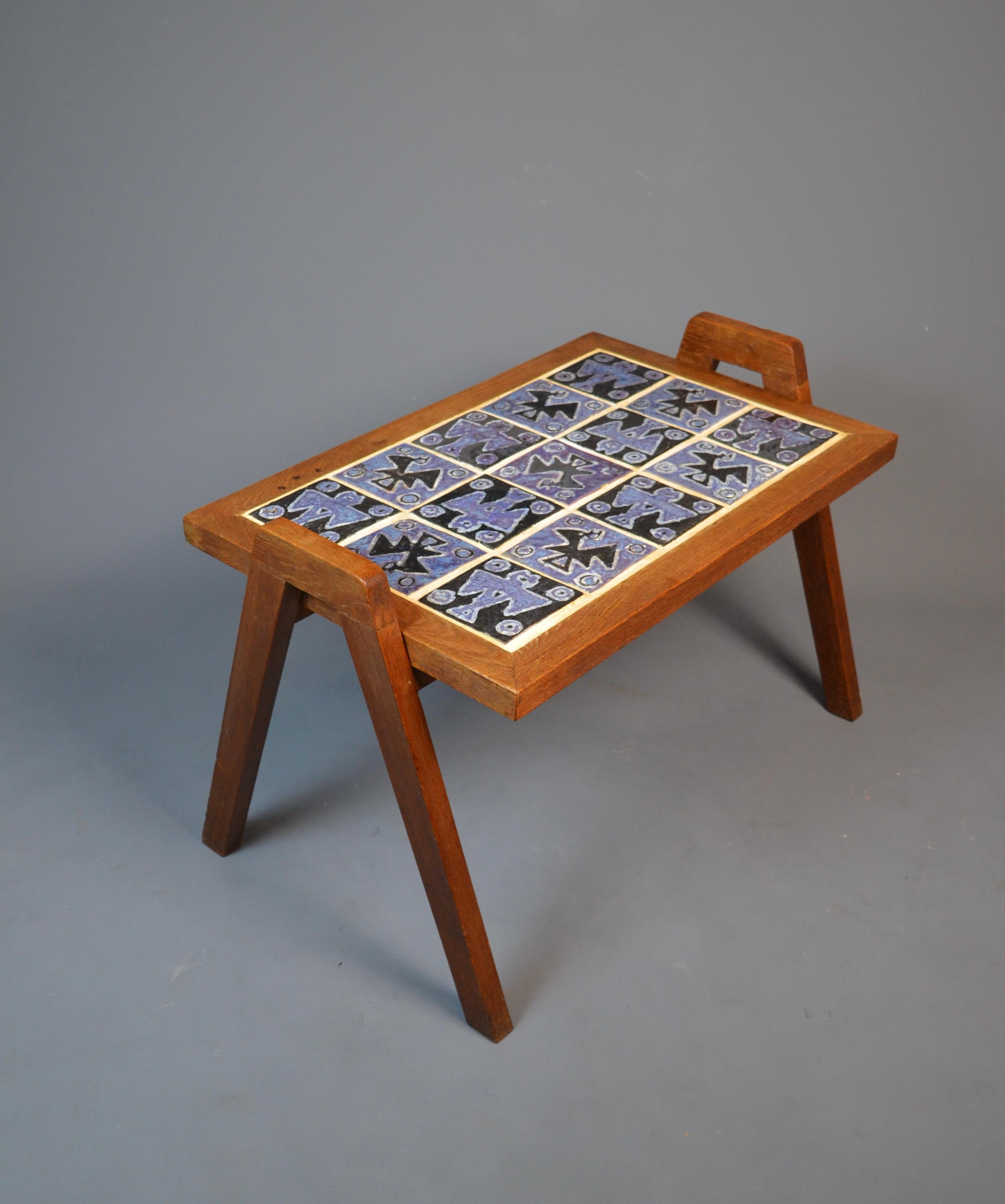 Table basse en Oak et céramique par Guillerme et Chambron, France, circa 1960 Bon état - En vente à Marinha Grande, PT