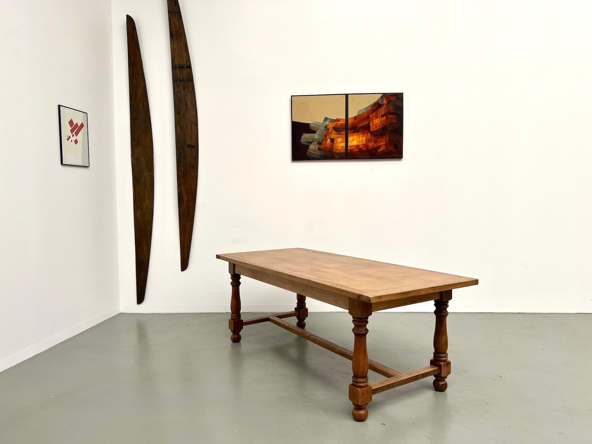 Table en chêne et merisier - années 1970 en vente 13