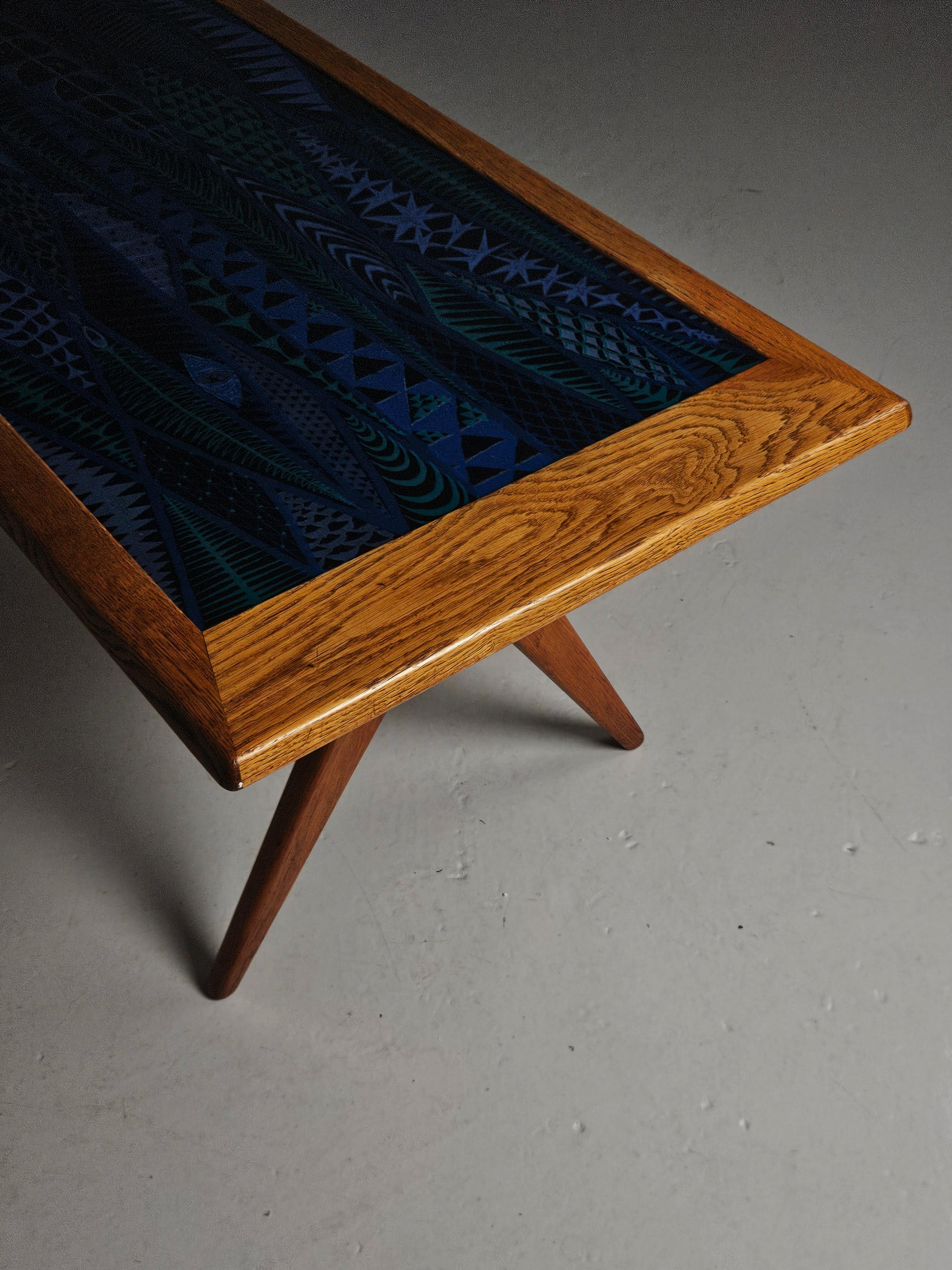 Mesa de roble y esmalte de Stig Lindberg para Nordiska Kompaniet, Suecia, años 50 Sueco en venta