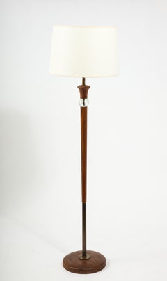 Lampadaire Art déco en chêne, laiton et verre, France, années 1950