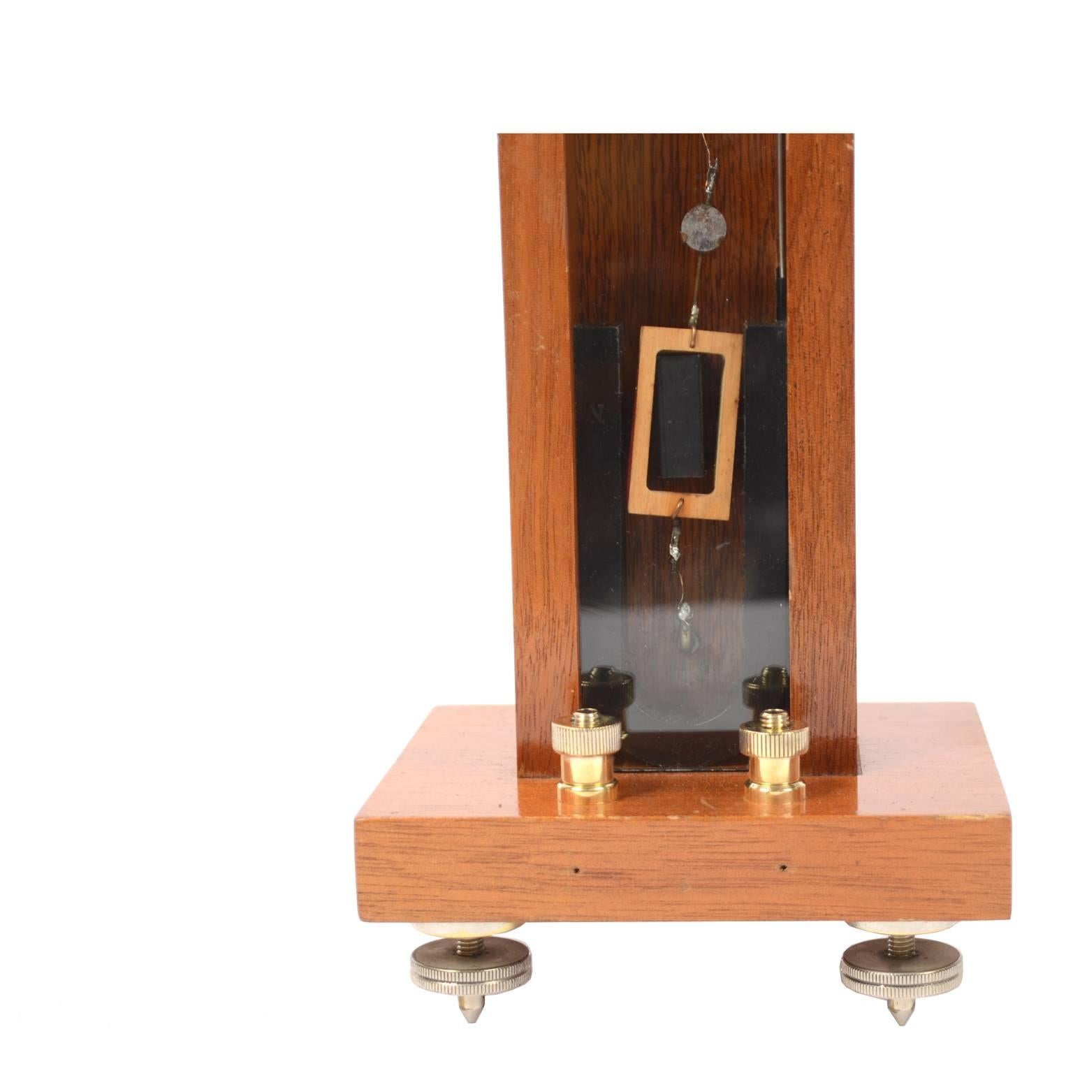 Instrument de mesure ancien de galvanomètre utilisé pour les câbles téléphoniques, datant d'environ 1850 en vente 2